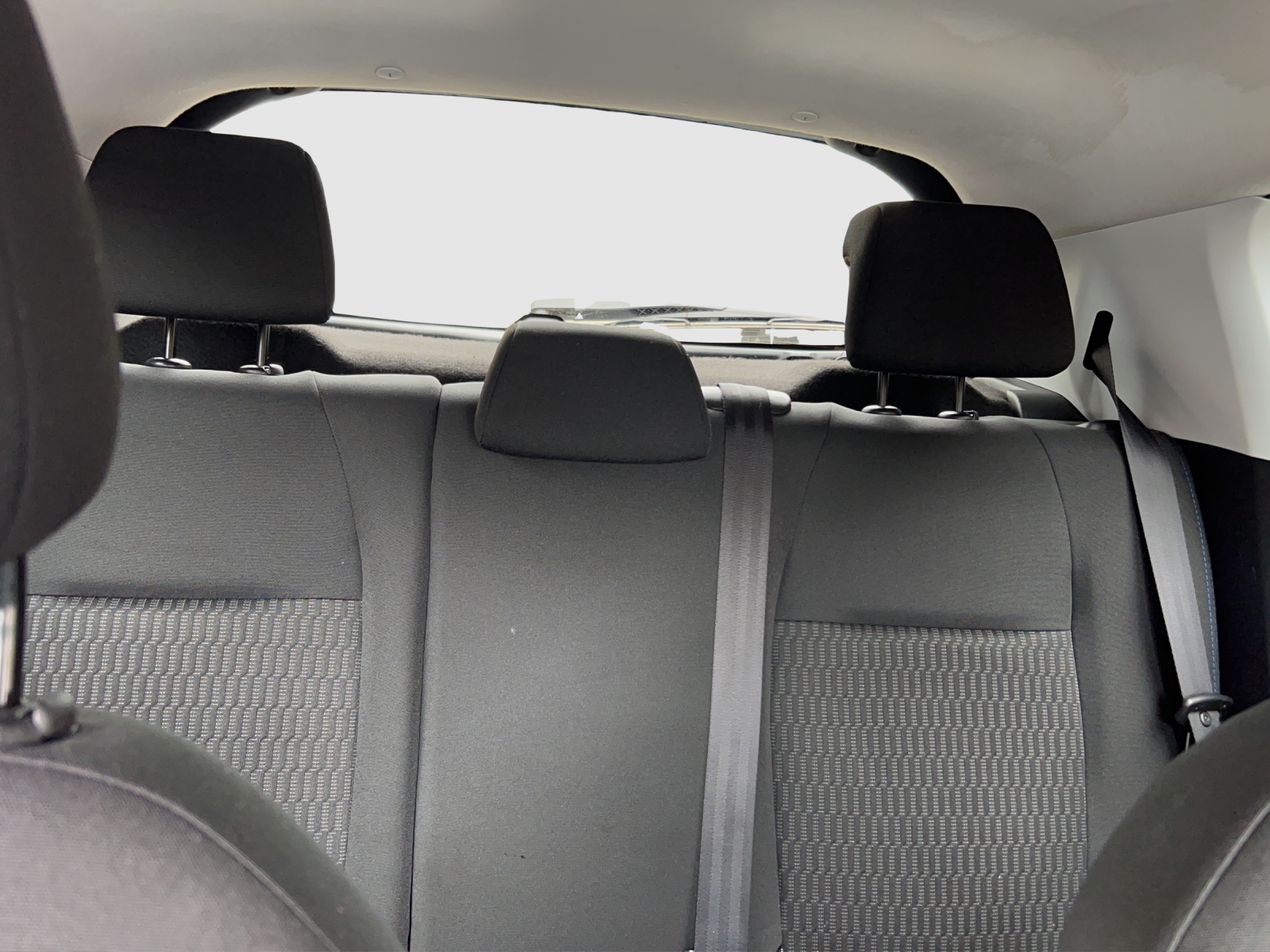 PEUGEOT 208 1.2 PureTech Signature-image-16