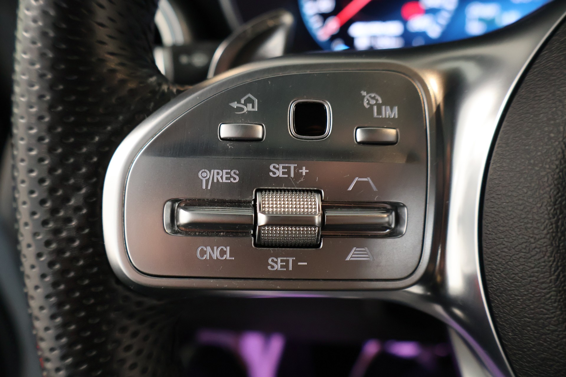 MERCEDES-BENZ GLC 43 AMG 4Matic 9G-Tronic-image-28