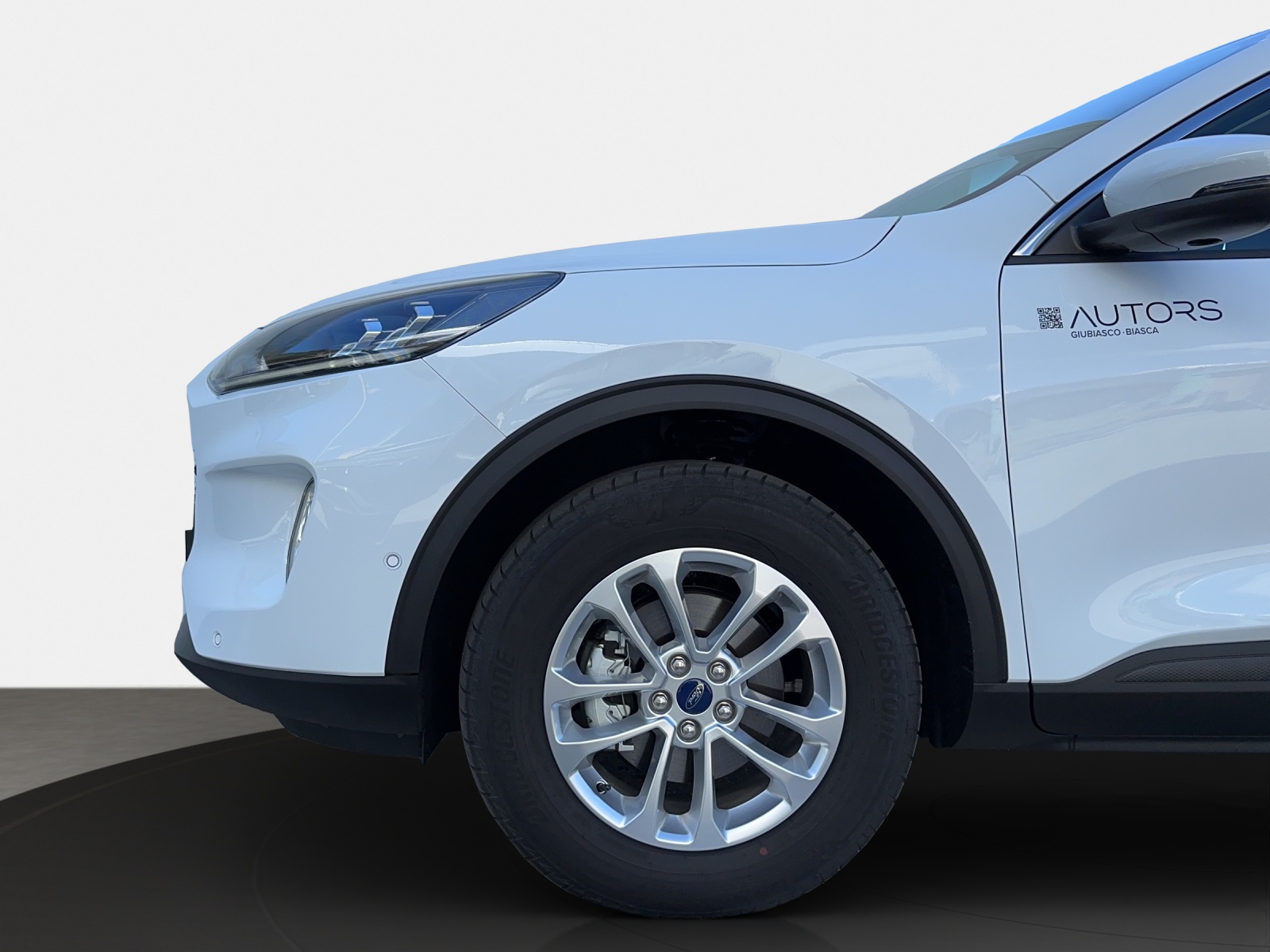 FORD Kuga 2.5 FHEV Titanium 4WD-image-14