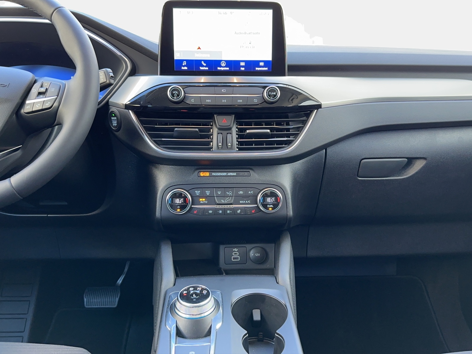 FORD Kuga 2.5 FHEV Titanium 4WD-image-10