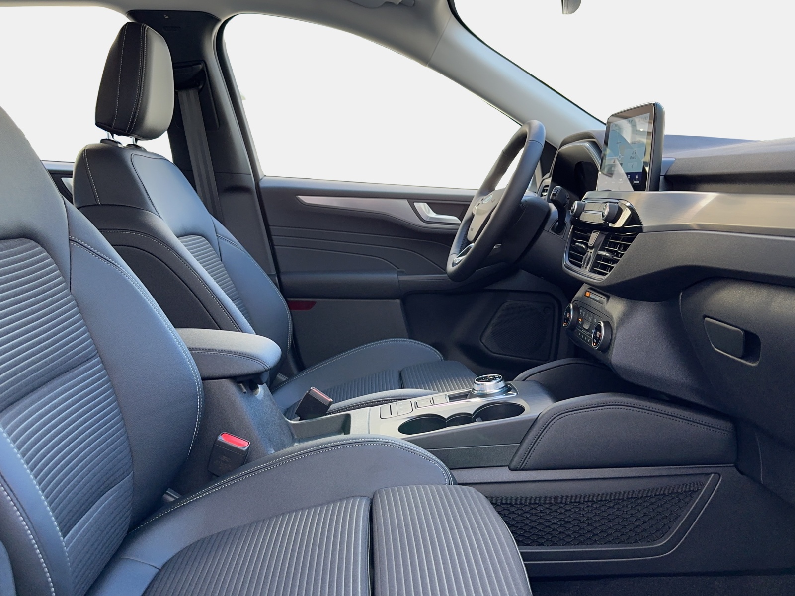 FORD Kuga 2.5 FHEV Titanium 4WD-image-12