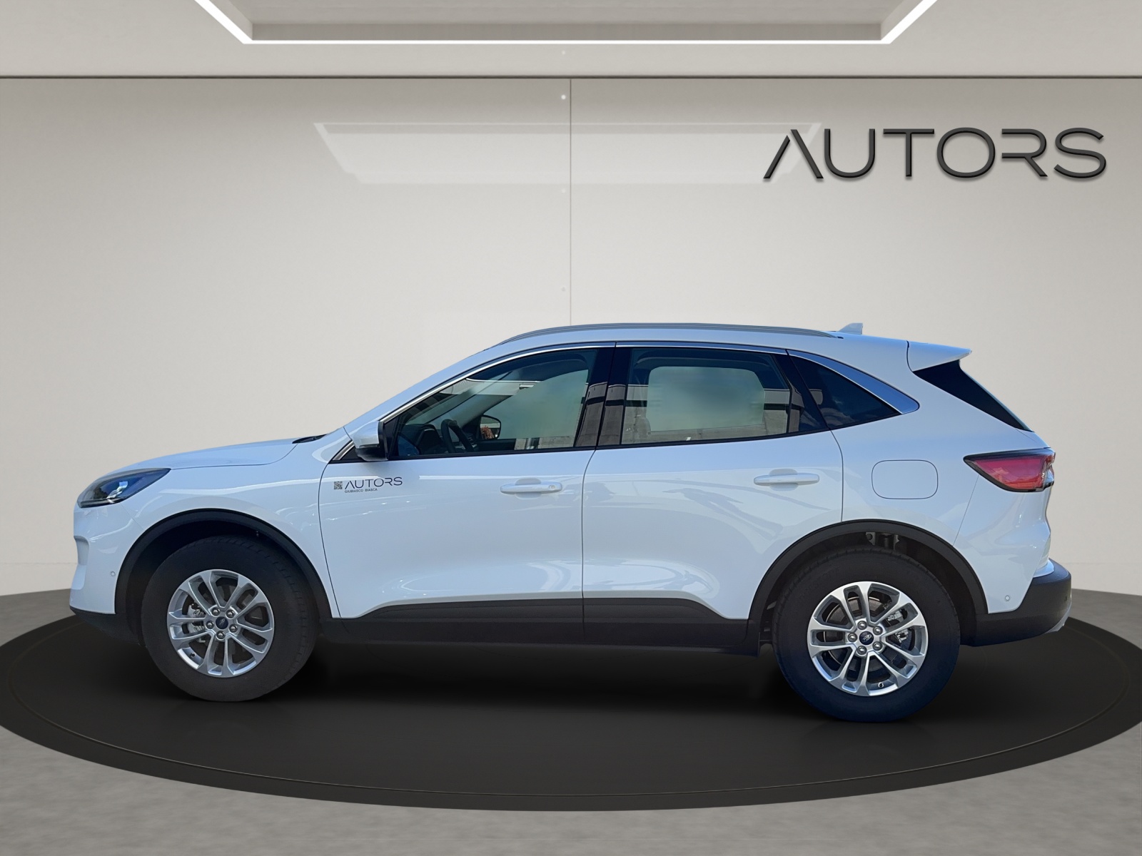FORD Kuga 2.5 FHEV Titanium 4WD-image-2