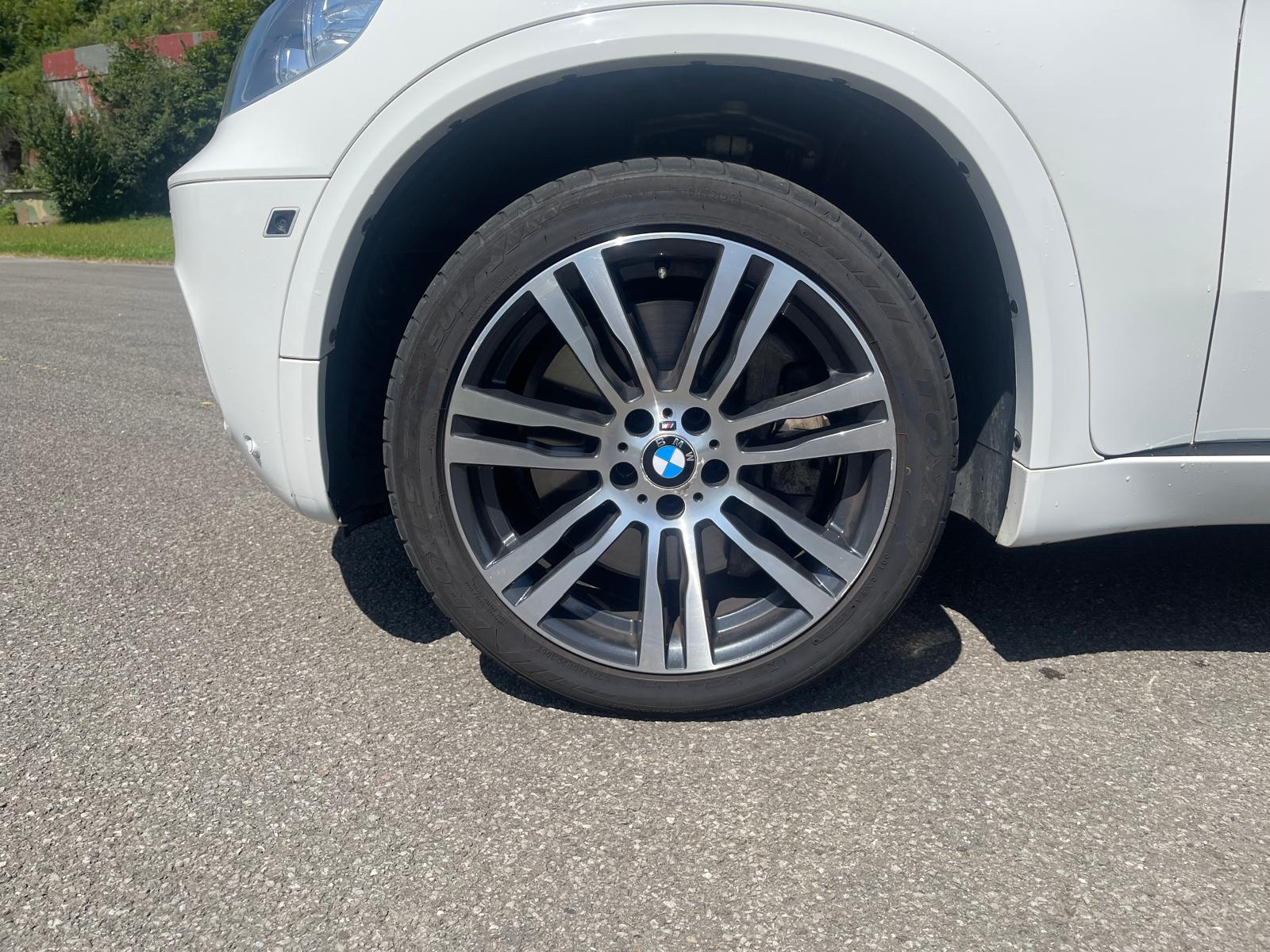 BMW X5 xDrive M50d Steptronic-image-19