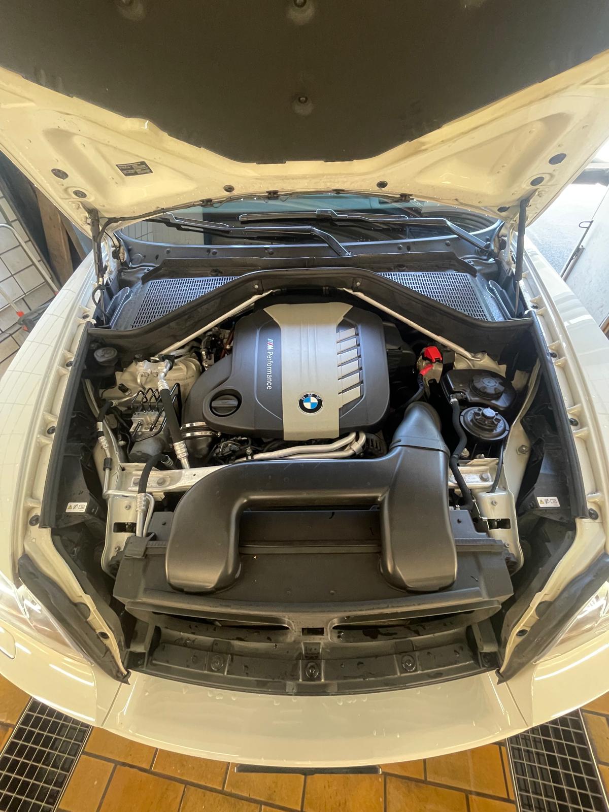 BMW X5 xDrive M50d Steptronic-image-17