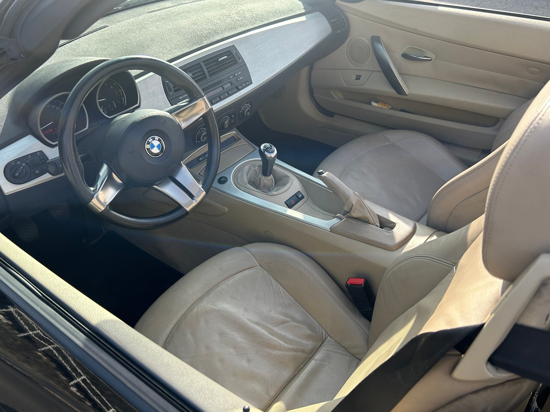 BMW 3.0si Roadster-image-2
