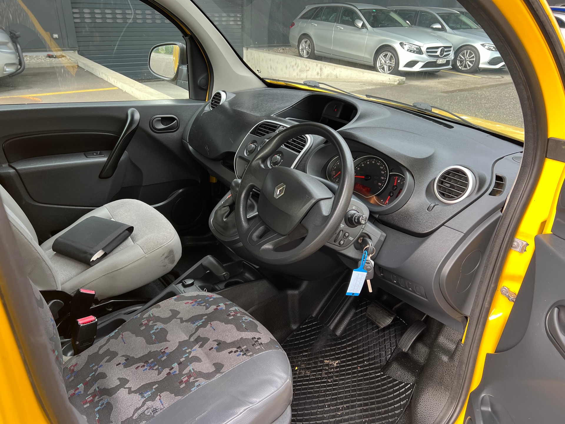 RENAULT Kangoo Medium 1.6 105 Business A-image-5