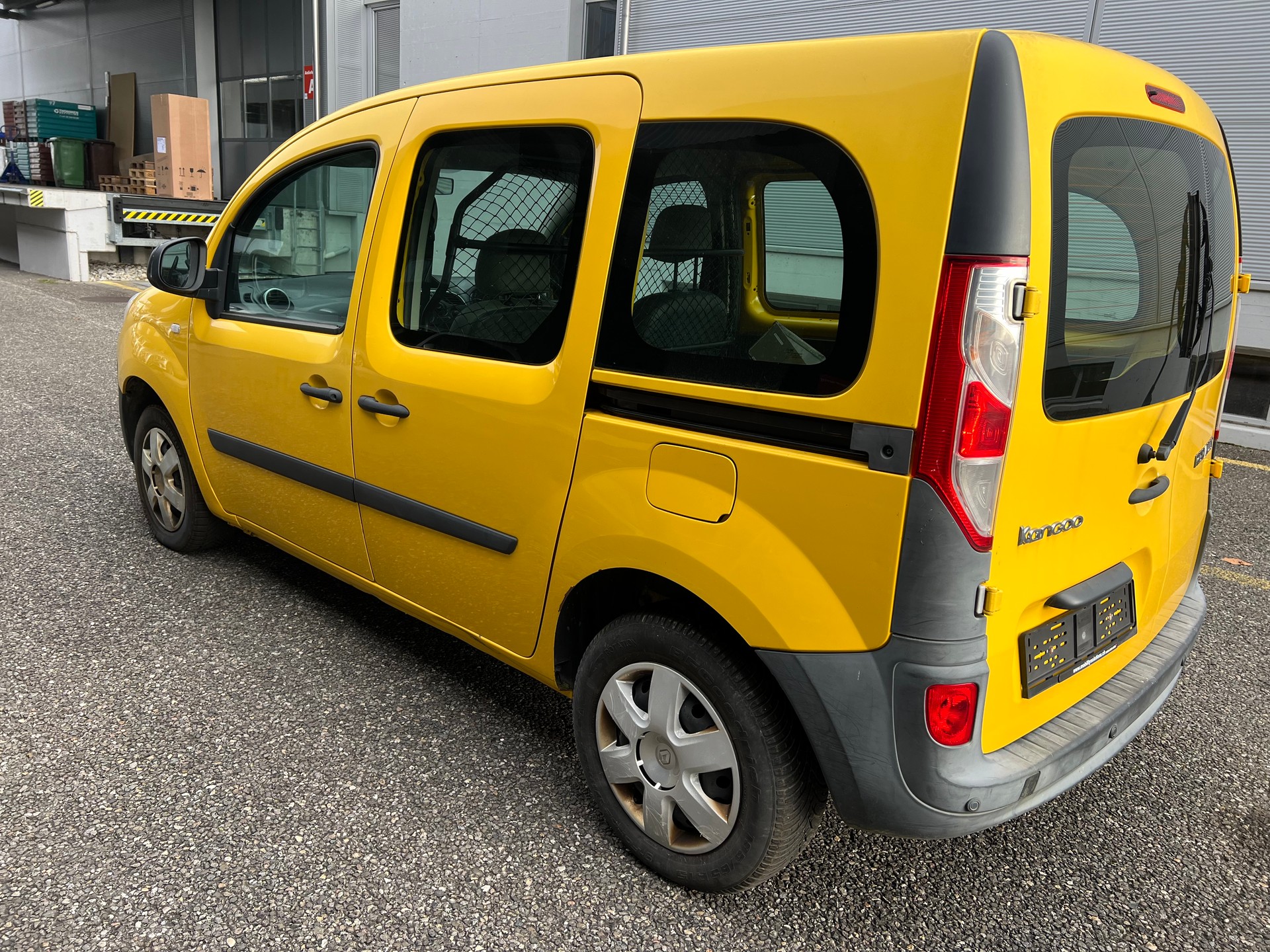 RENAULT Kangoo Medium 1.6 105 Business A-image-3