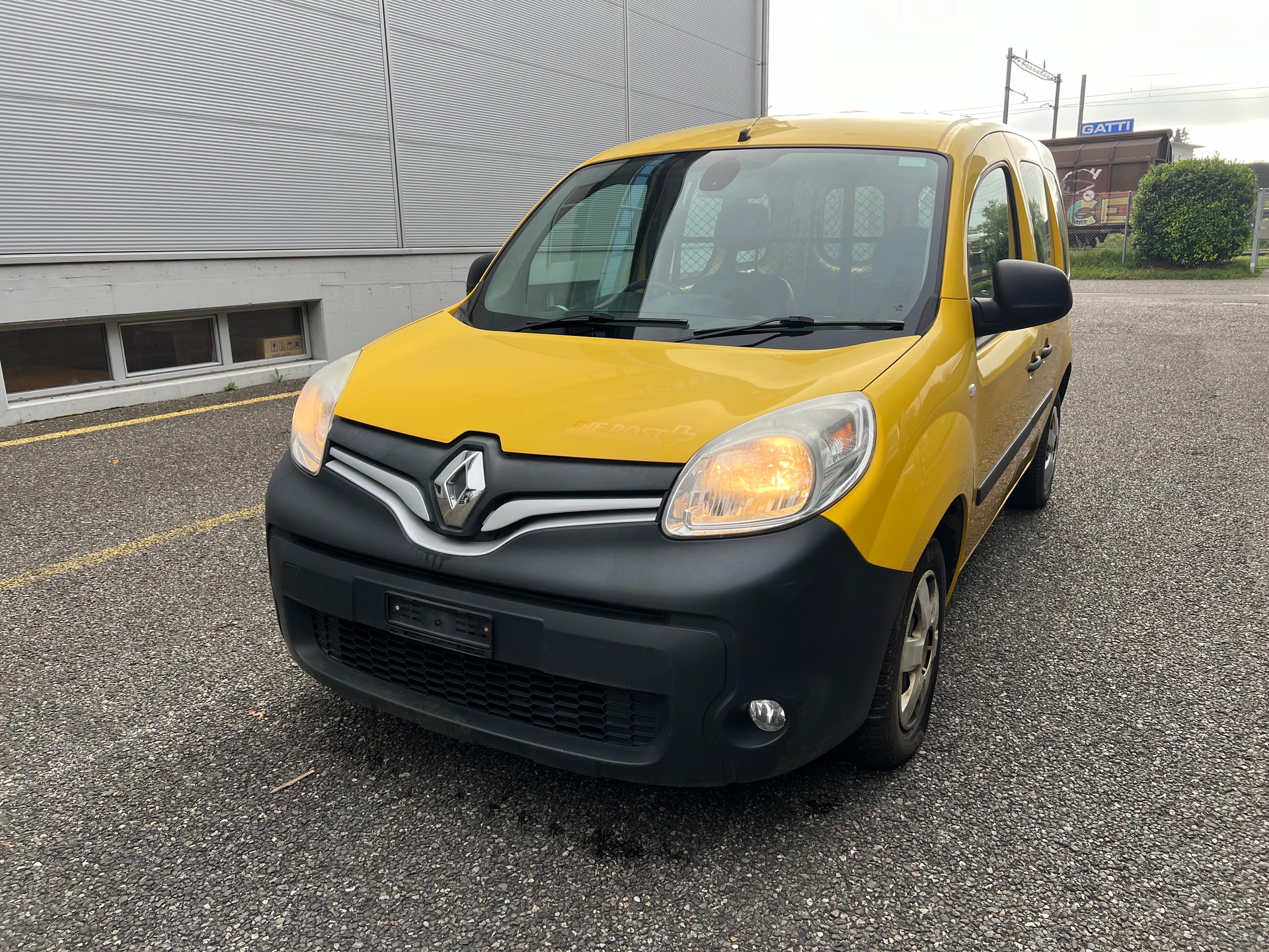 RENAULT Kangoo Medium 1.6 105 Business A-image-0