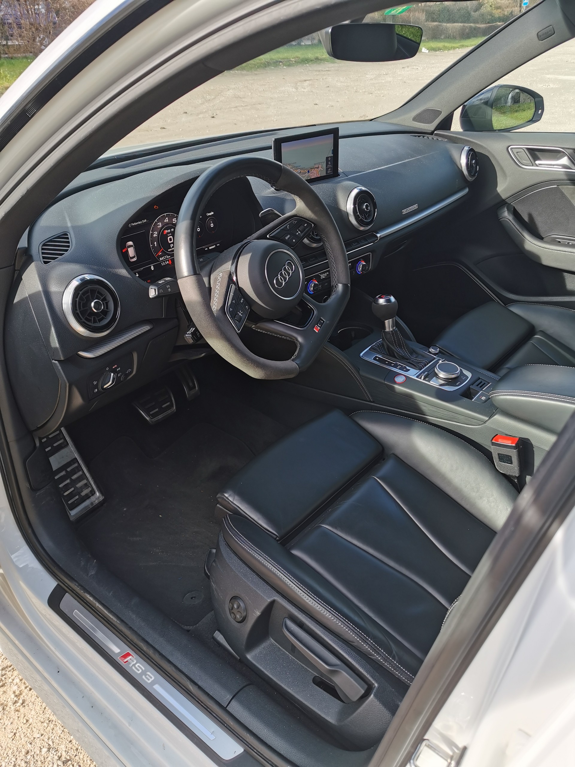 AUDI RS3 Sportback 2.5 TSI quattro-image-2