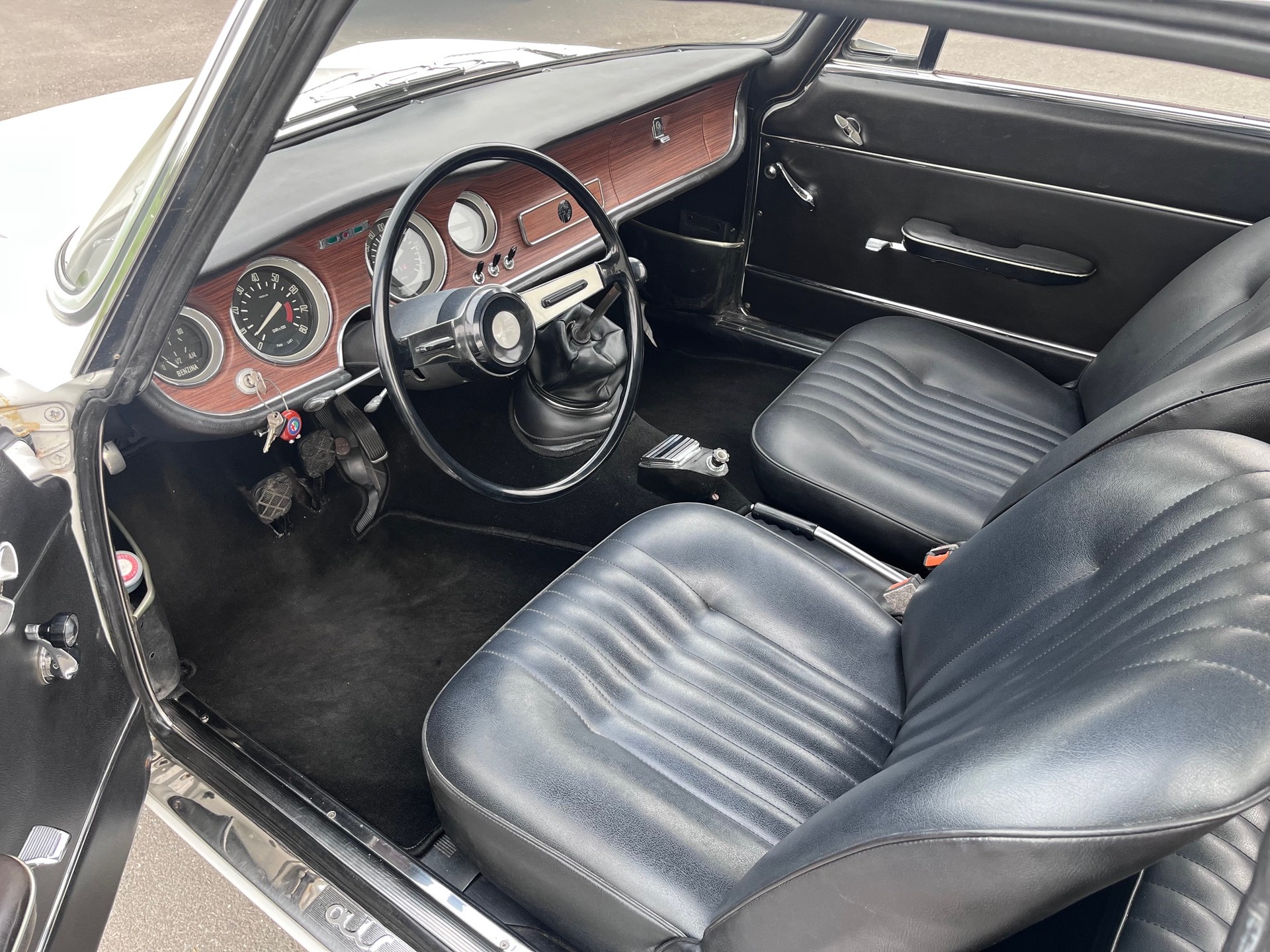 ALFA ROMEO 1300 GT junior scalino-image-4