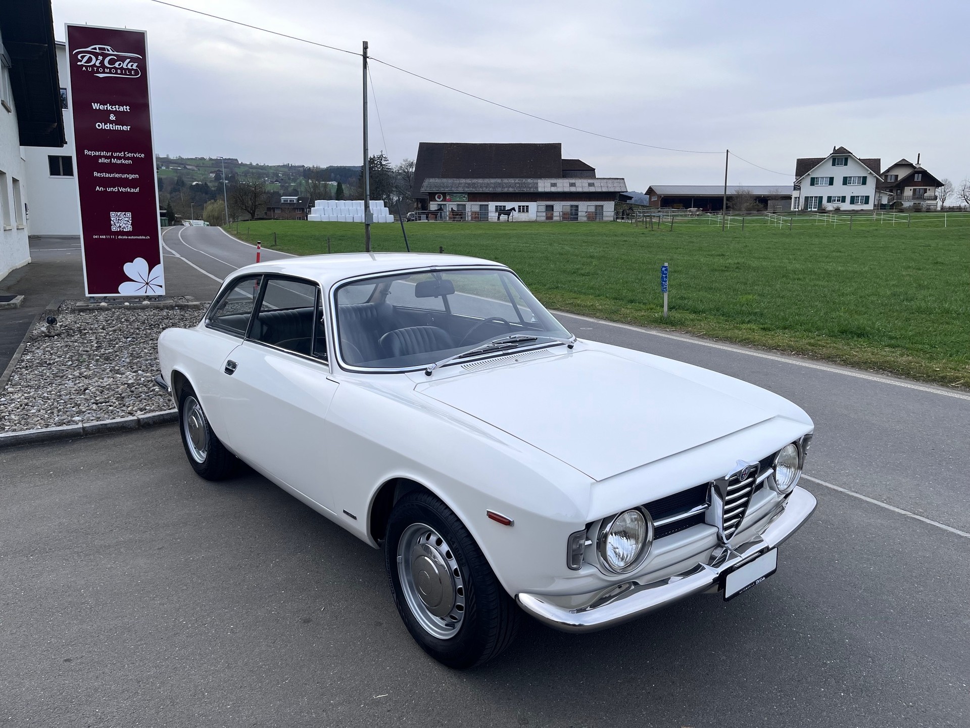 ALFA ROMEO 1300 GT junior scalino-showroom-element-1