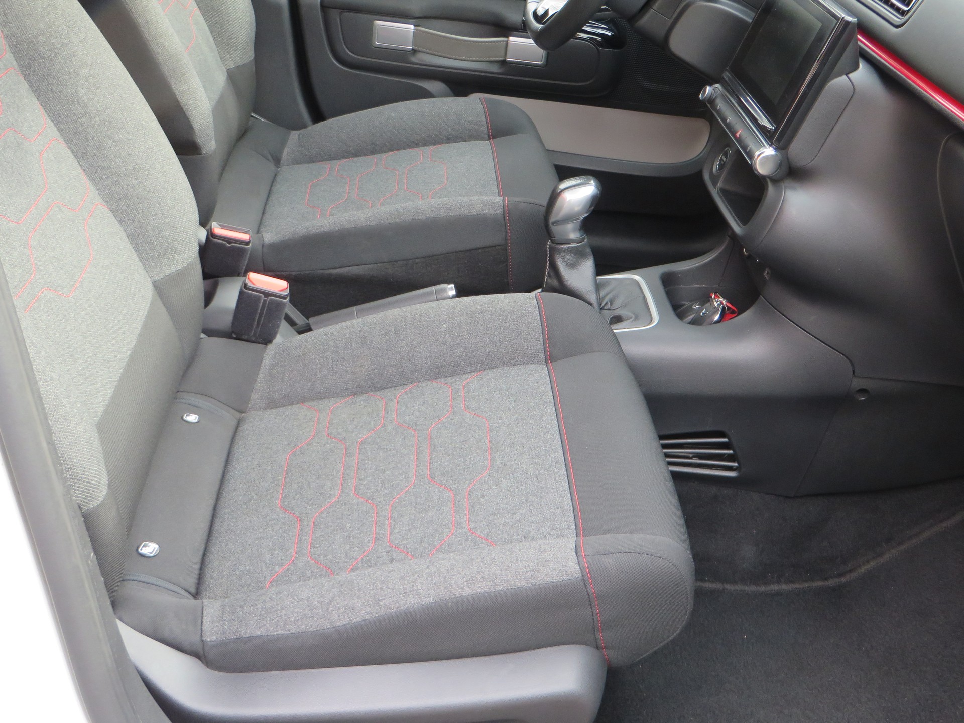 CITROEN C3 1.2i PureTech Shine-image-8