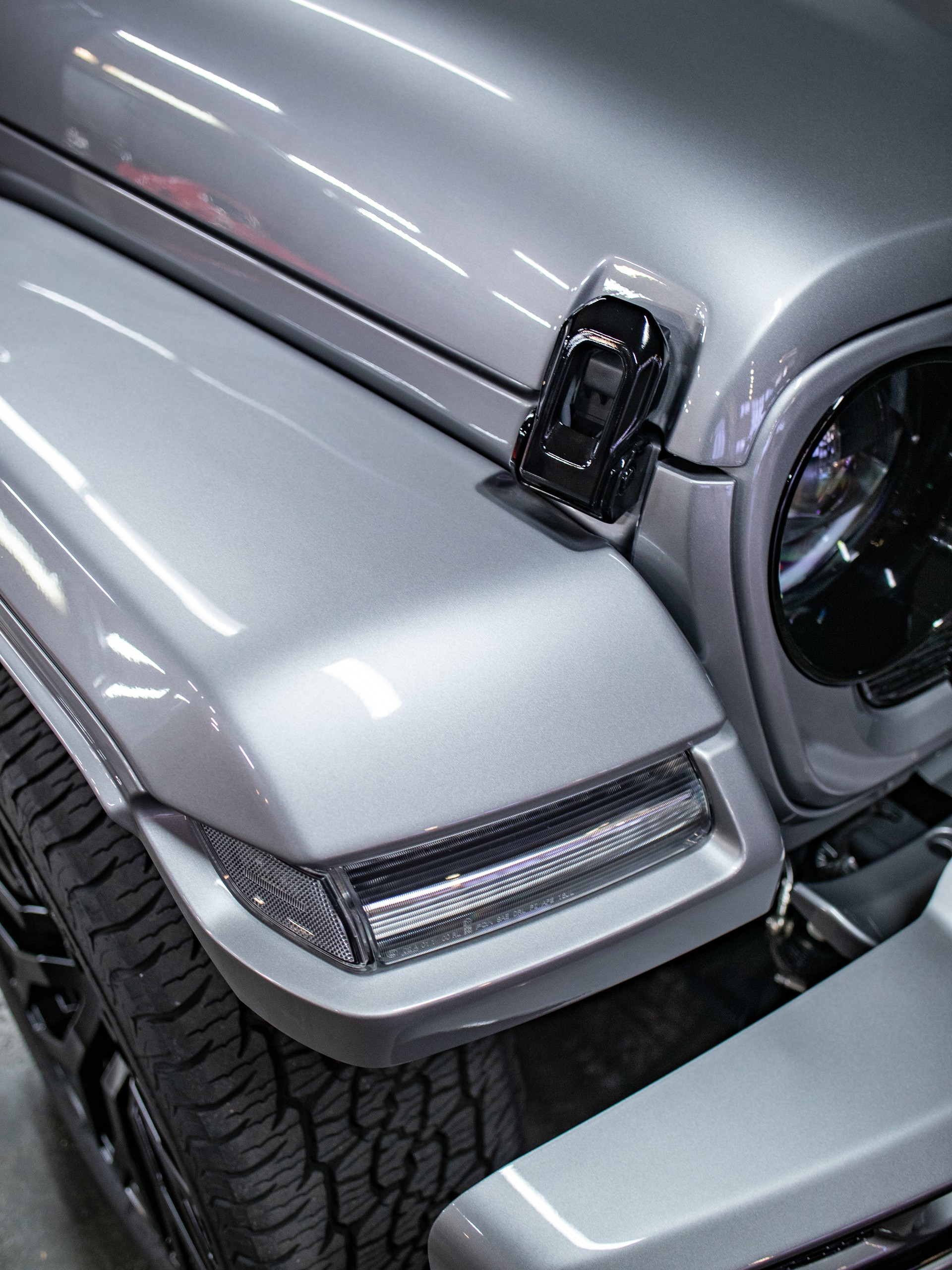 JEEP BRUTE® Wrangler 4xe SAHARA / SkyOne (El. Soft Top)-image-7
