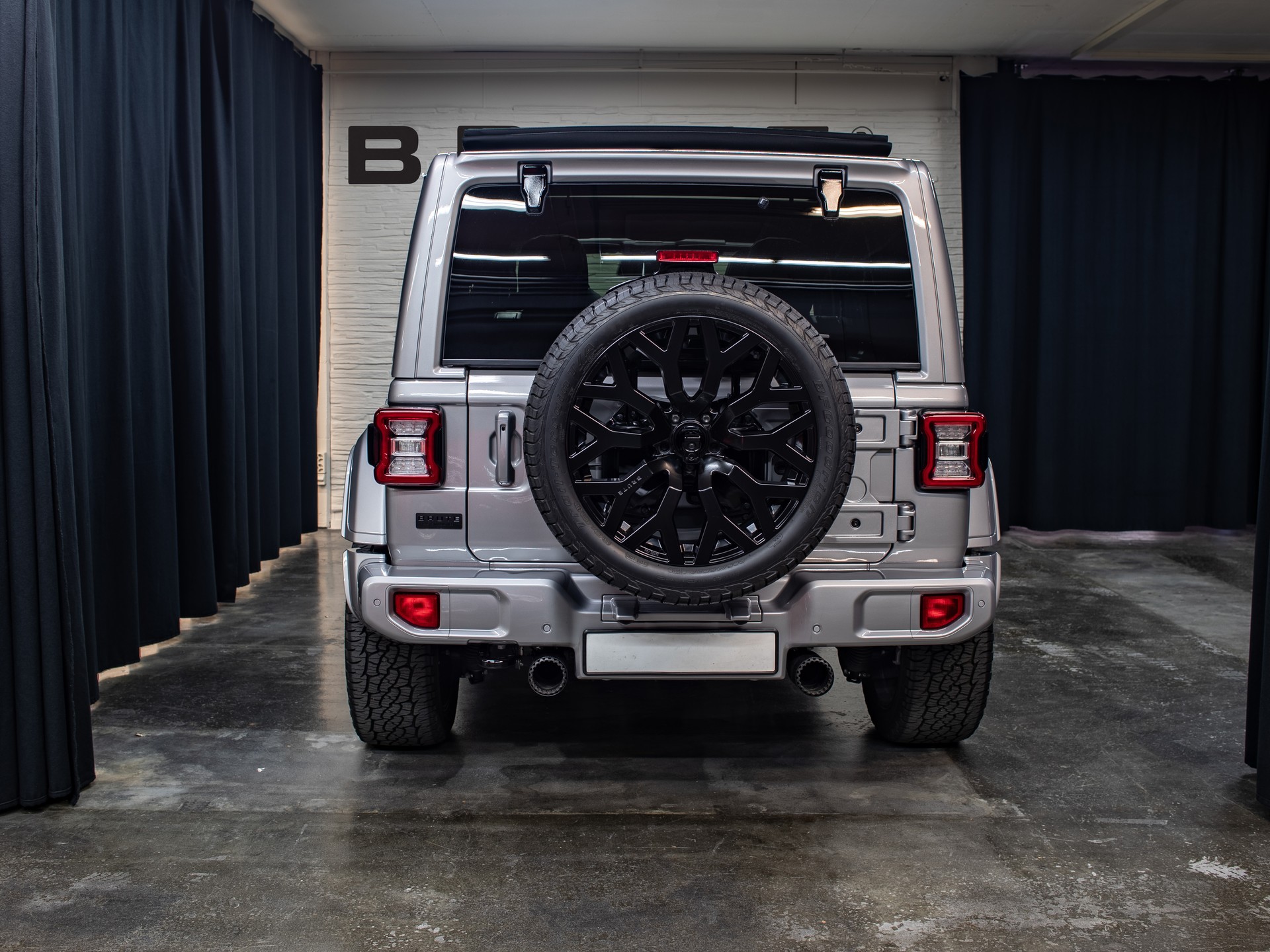 JEEP BRUTE® Wrangler 4xe SAHARA / SkyOne (El. Soft Top)-image-3