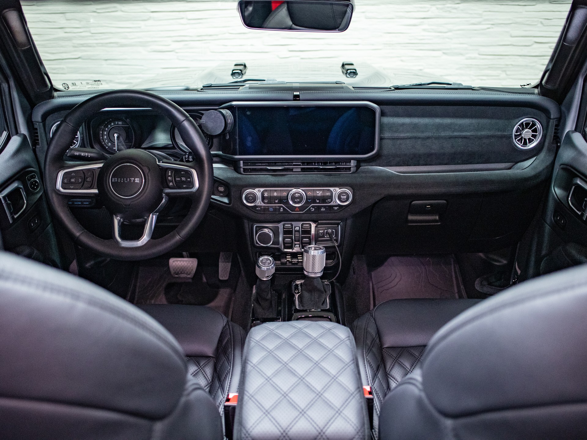 JEEP BRUTE® Wrangler 4xe SAHARA / SkyOne (El. Soft Top)-image-15