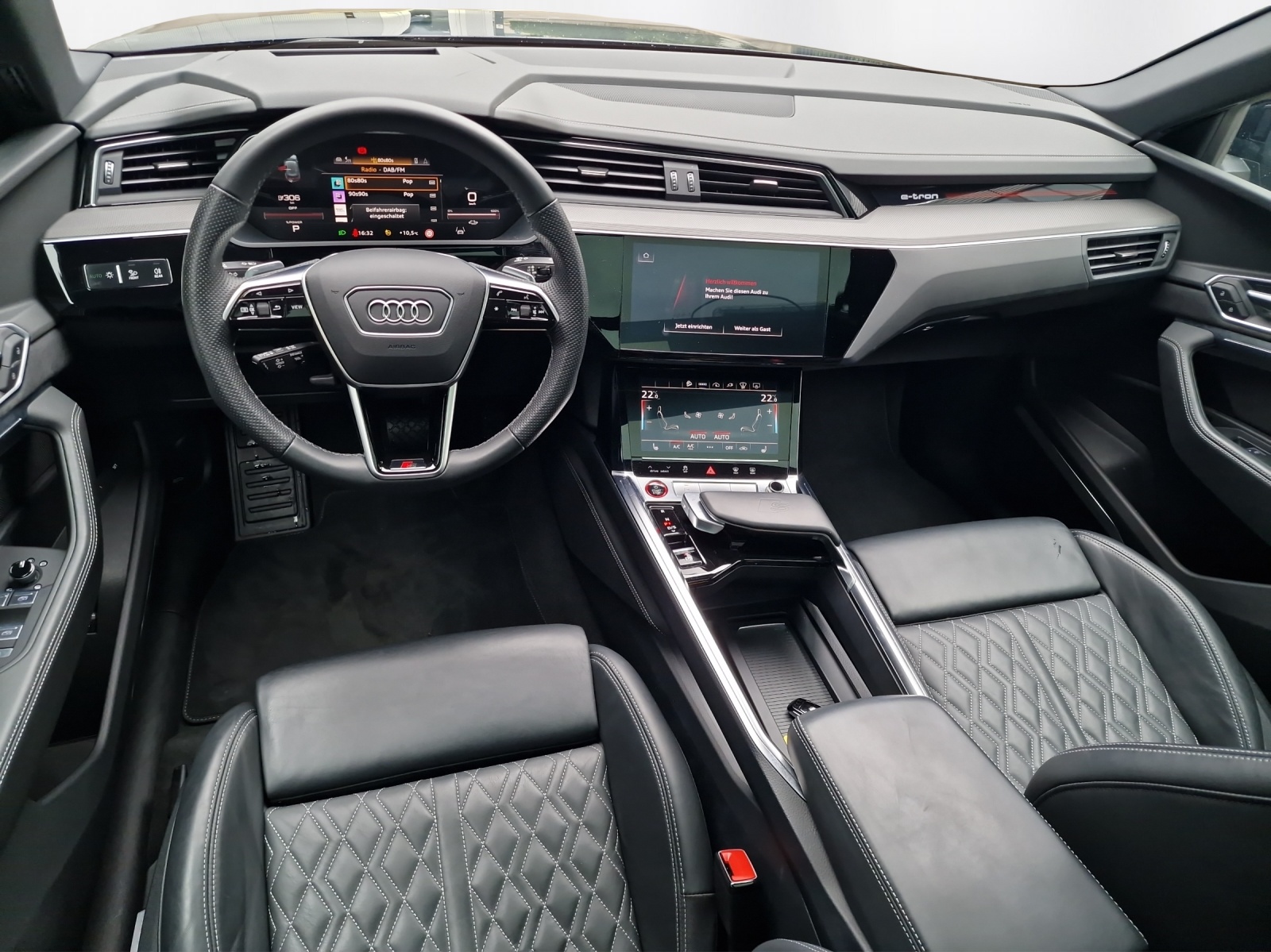 AUDI e-tron S quattro-image-6