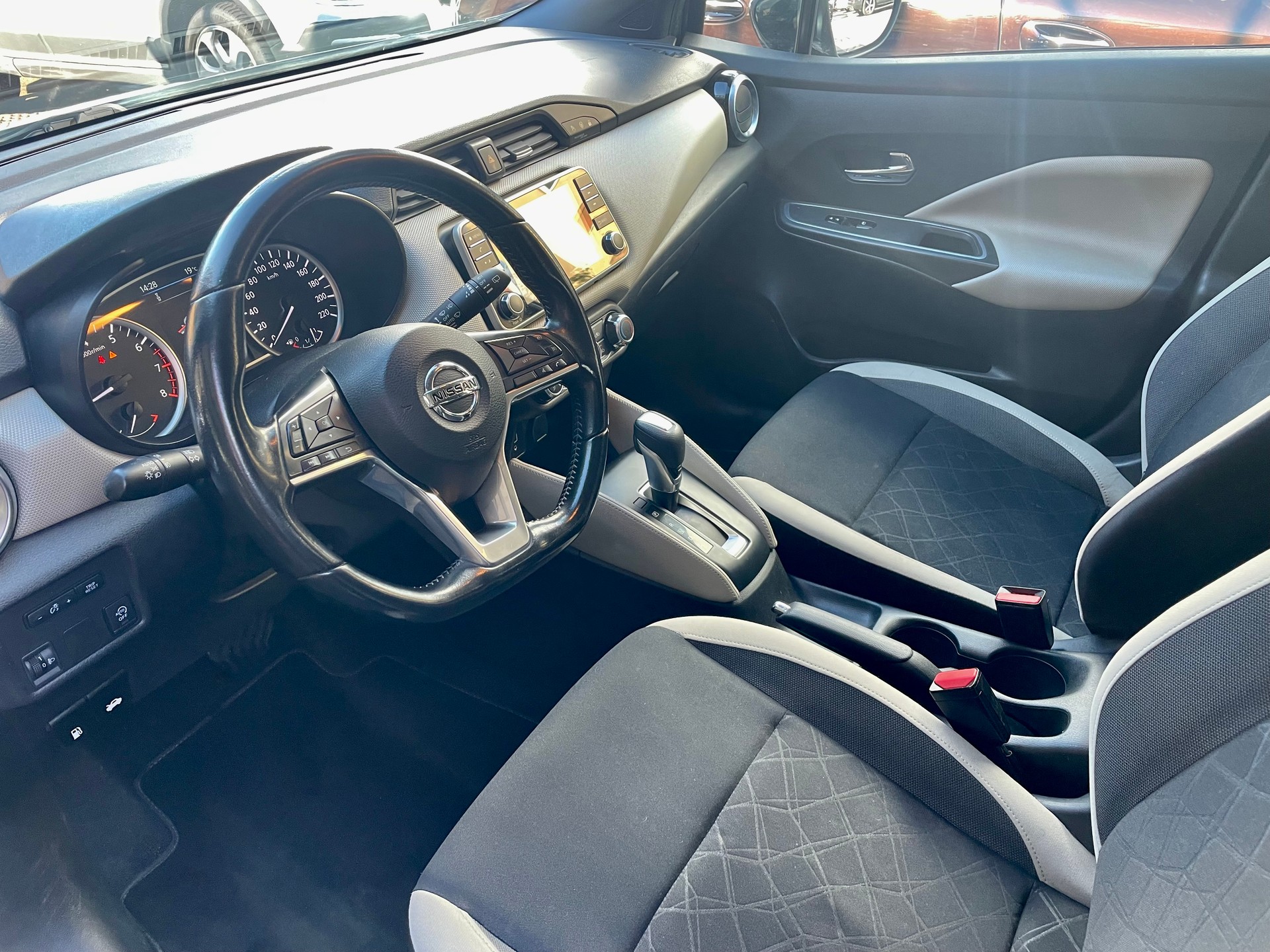 NISSAN Micra IG-T 100 acenta Xtronic-image-2