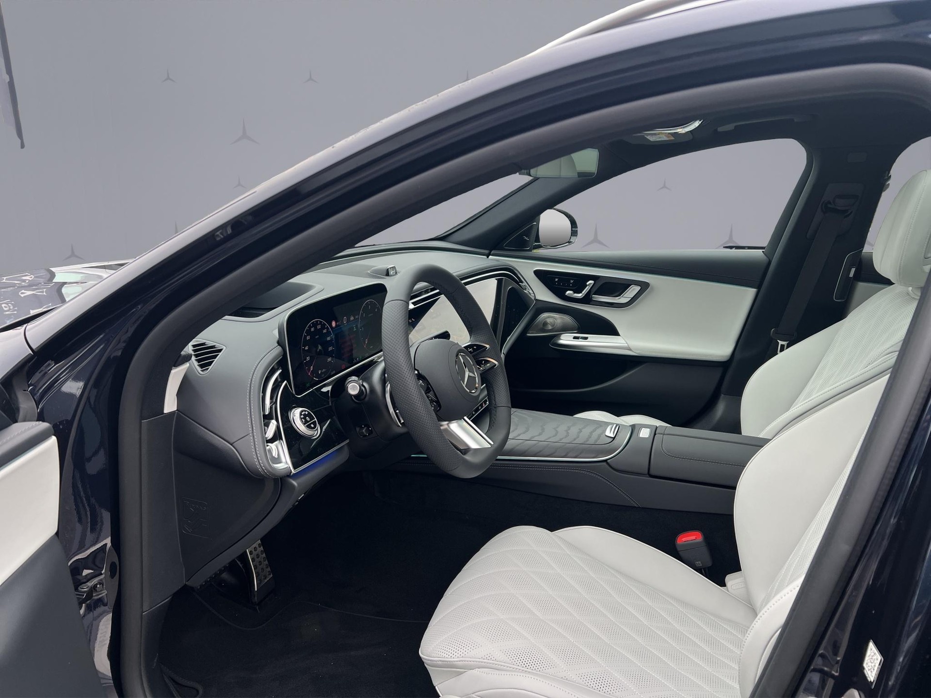MERCEDES-BENZ E 220 d AMG Line 4matic Kombi-image-7