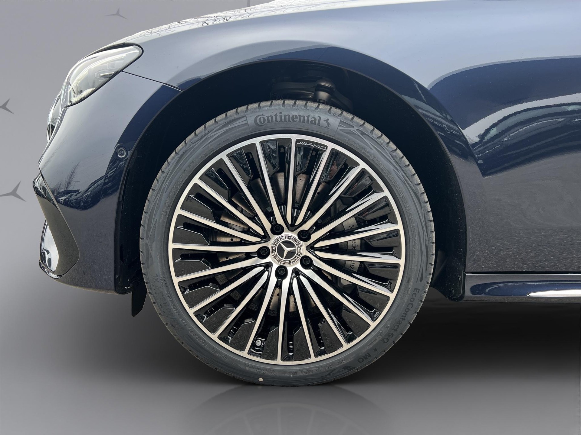 MERCEDES-BENZ E 220 d AMG Line 4matic Kombi-image-5