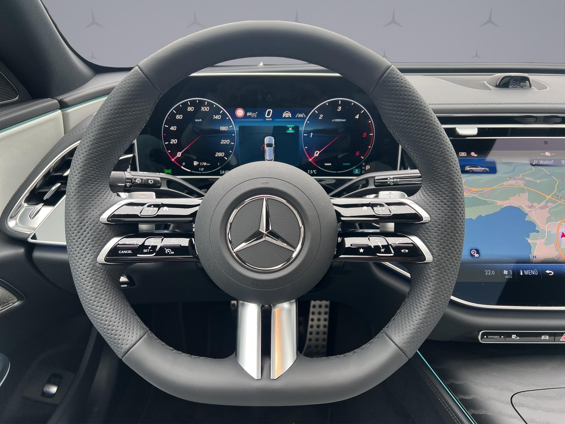 MERCEDES-BENZ E 220 d AMG Line 4matic Kombi-image-10