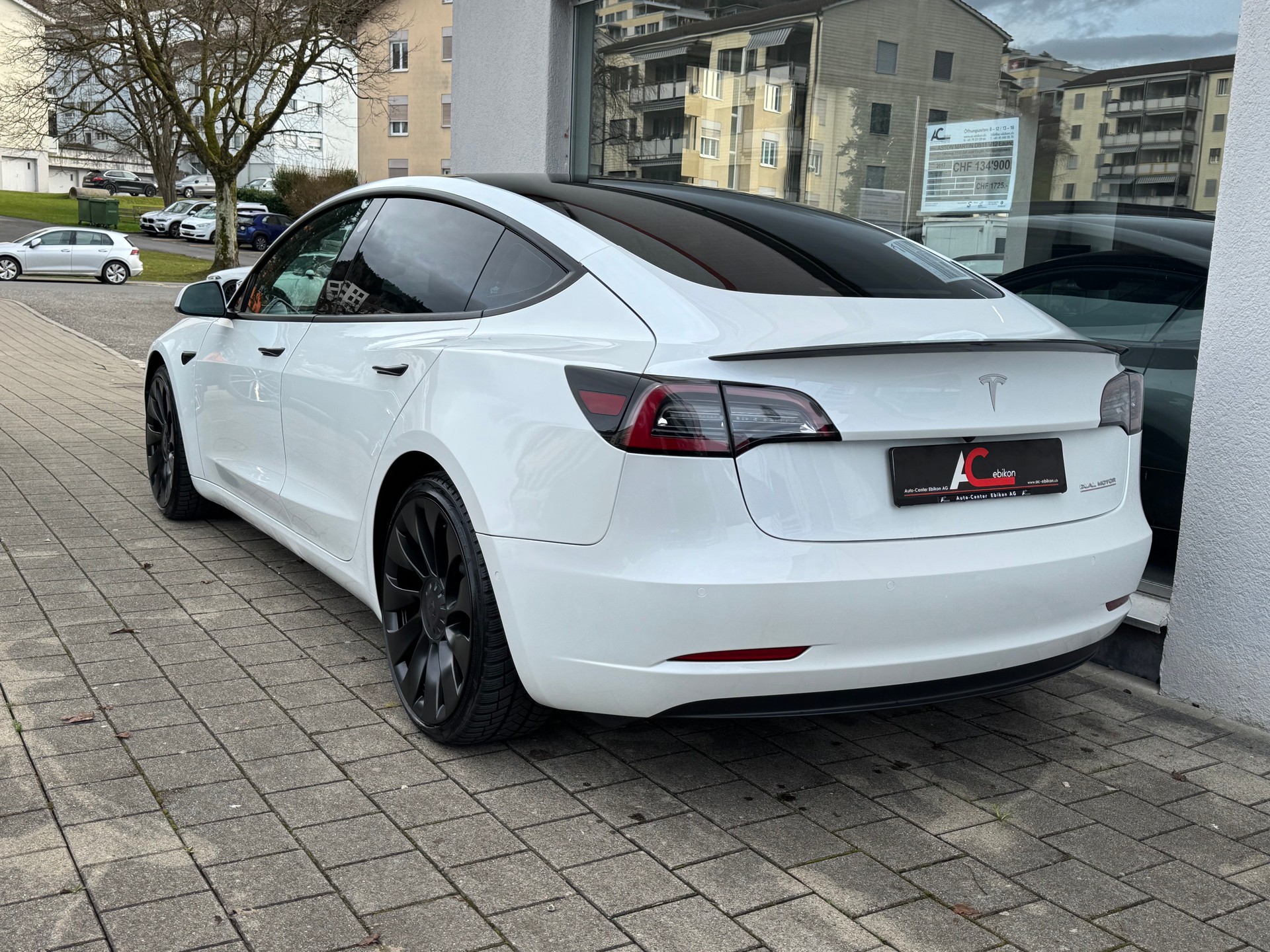 TESLA Model 3 Performance Dual Motor AWD-image-1