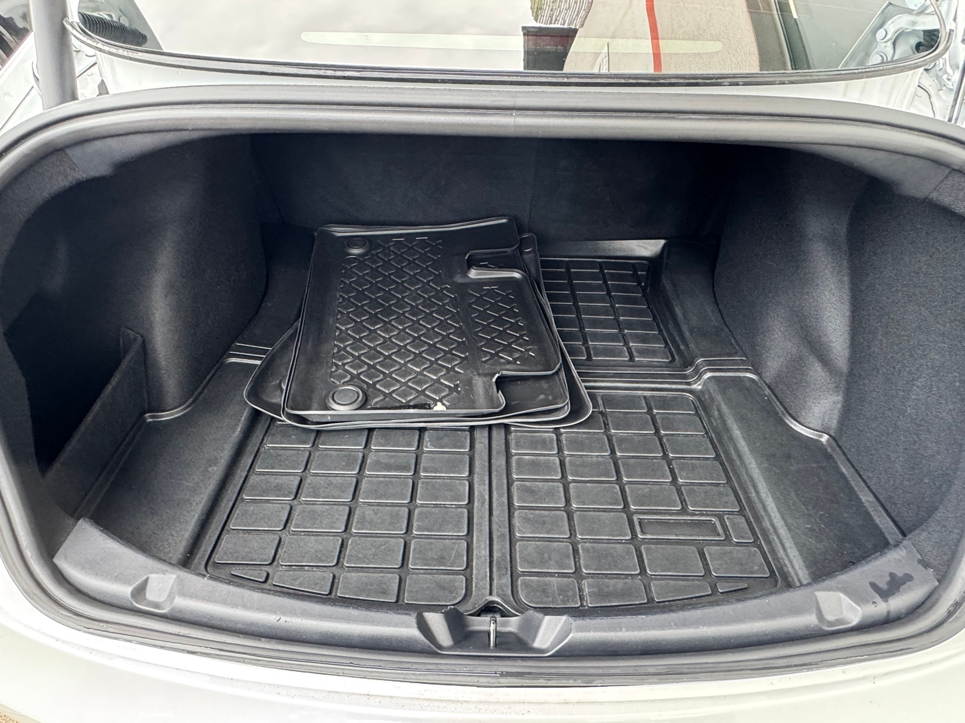 TESLA Model 3 Performance Dual Motor AWD-image-9