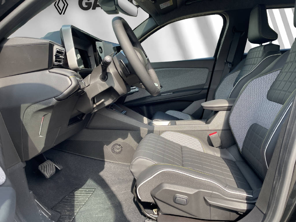 RENAULT R4 E-Tech Comfort Range iconic-image-3