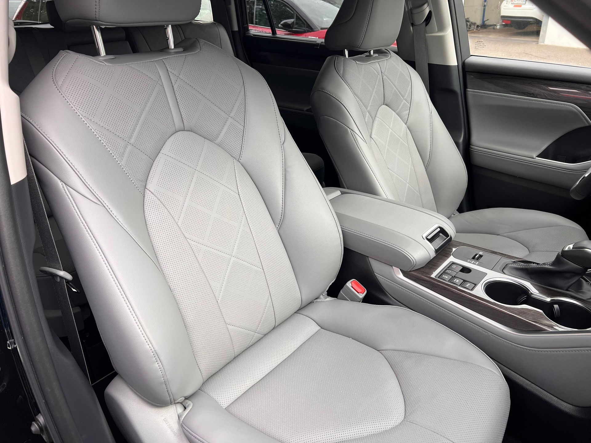 TOYOTA Highlander 2.5 HSD Premium-image-14