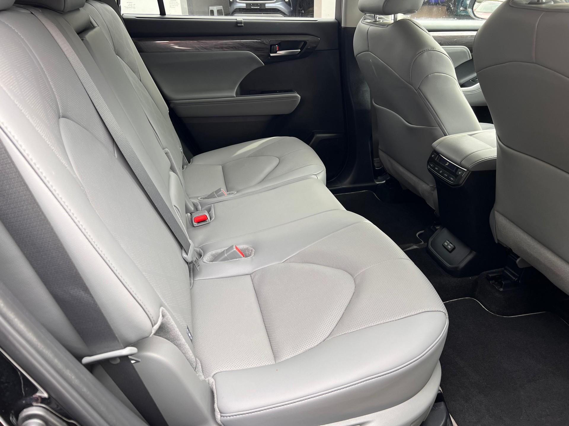 TOYOTA Highlander 2.5 HSD Premium-image-11