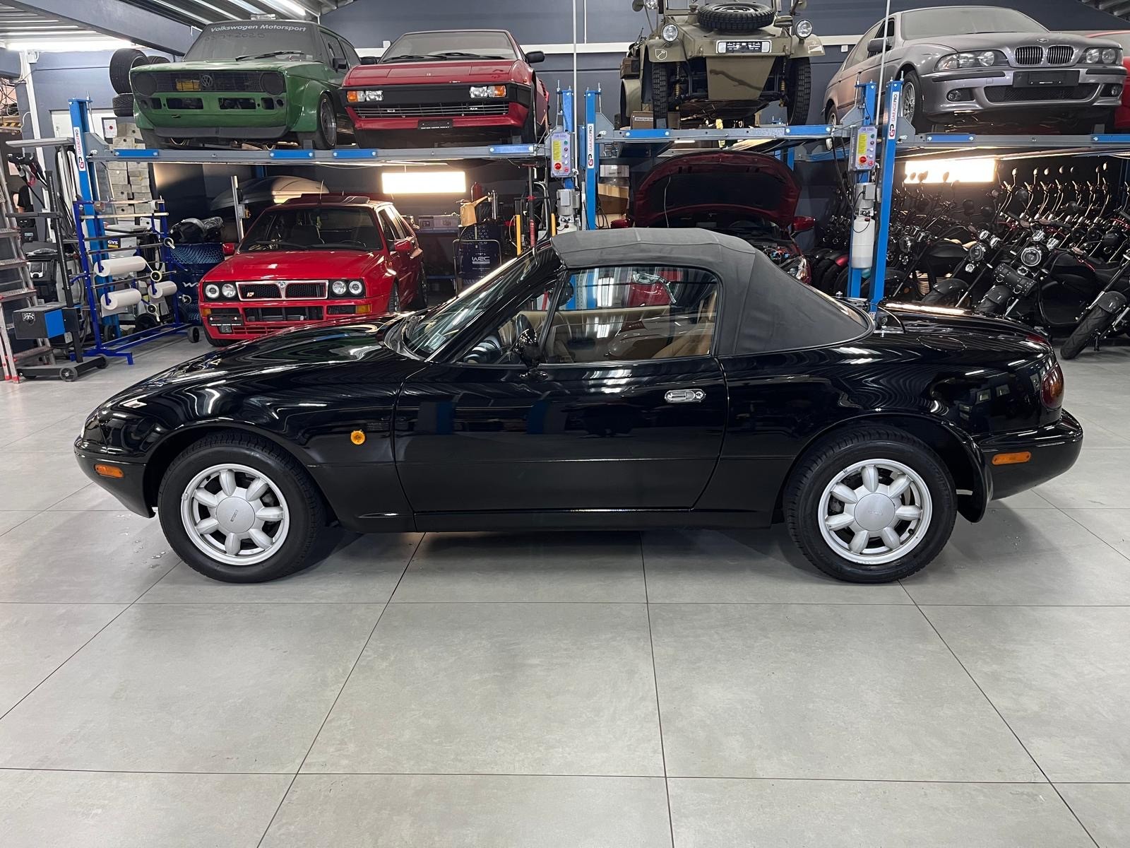 MAZDA MX-5 1.6i-16-image-7
