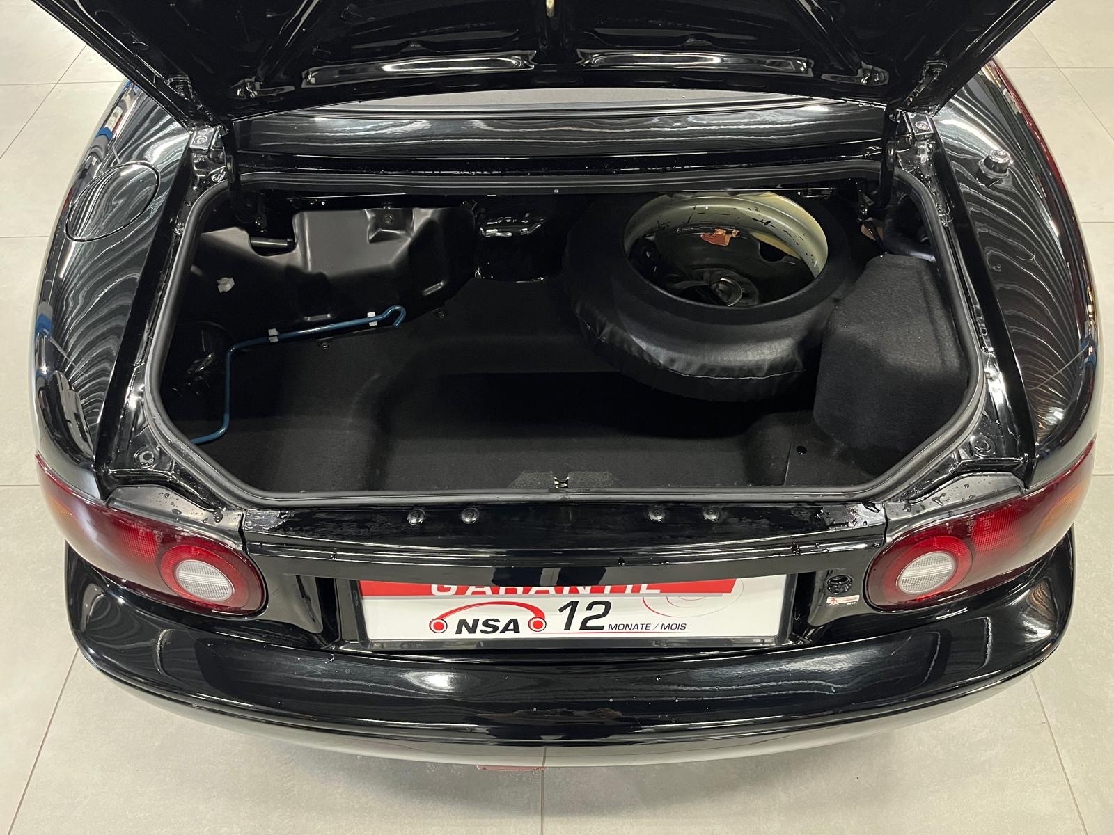 MAZDA MX-5 1.6i-16-image-14