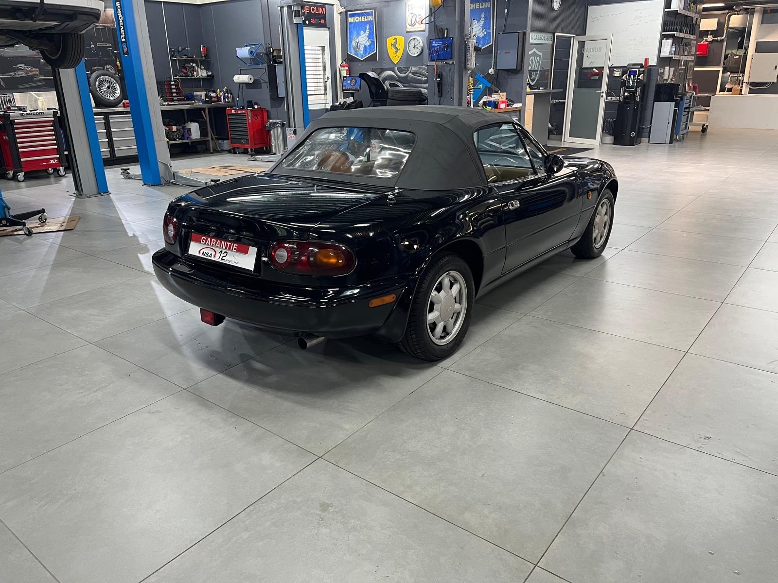 MAZDA MX-5 1.6i-16-image-5