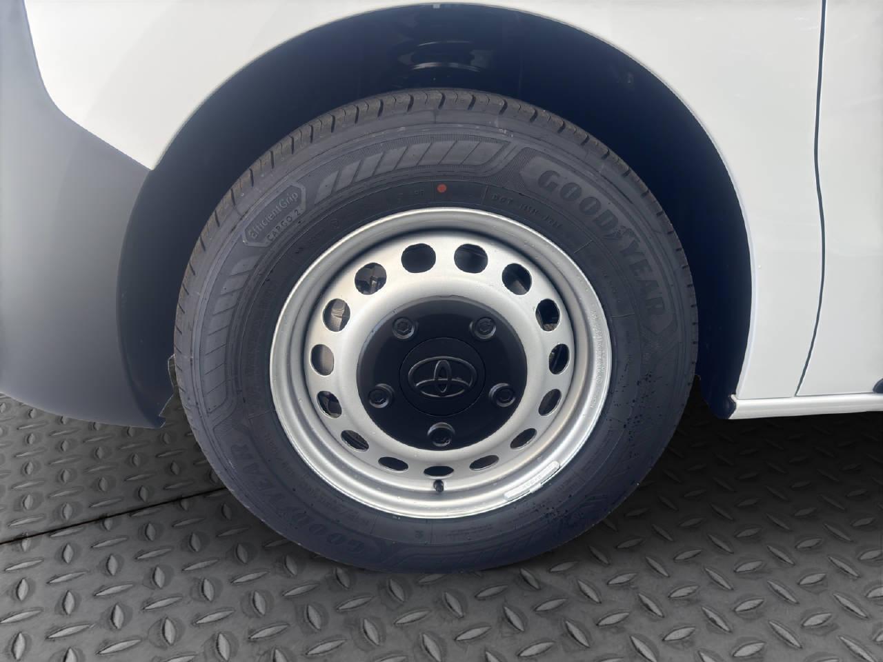TOYOTA PROACE Van L1 1.5 D Active-image-8