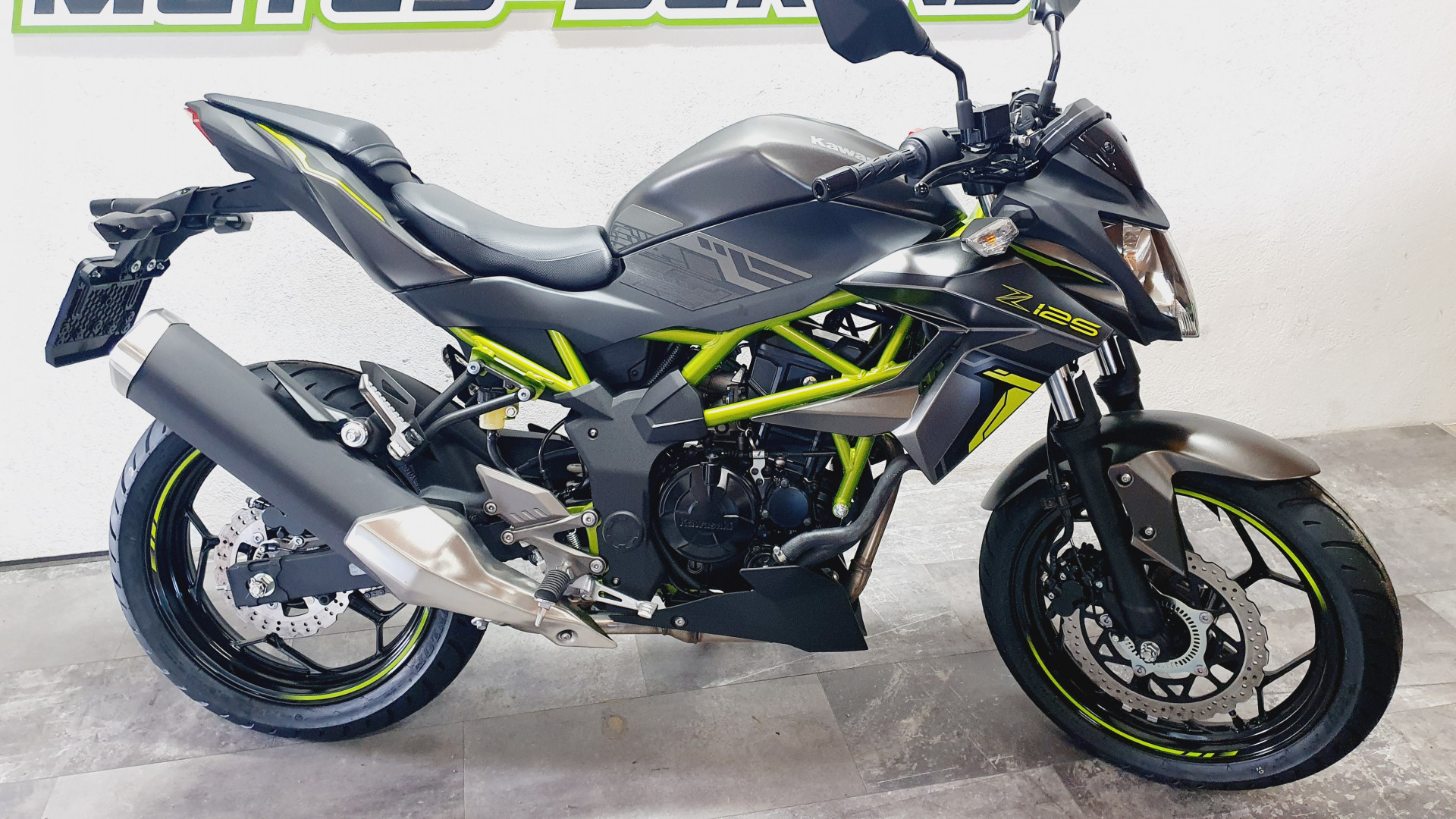 KAWASAKI Z 125-showroom-element-2