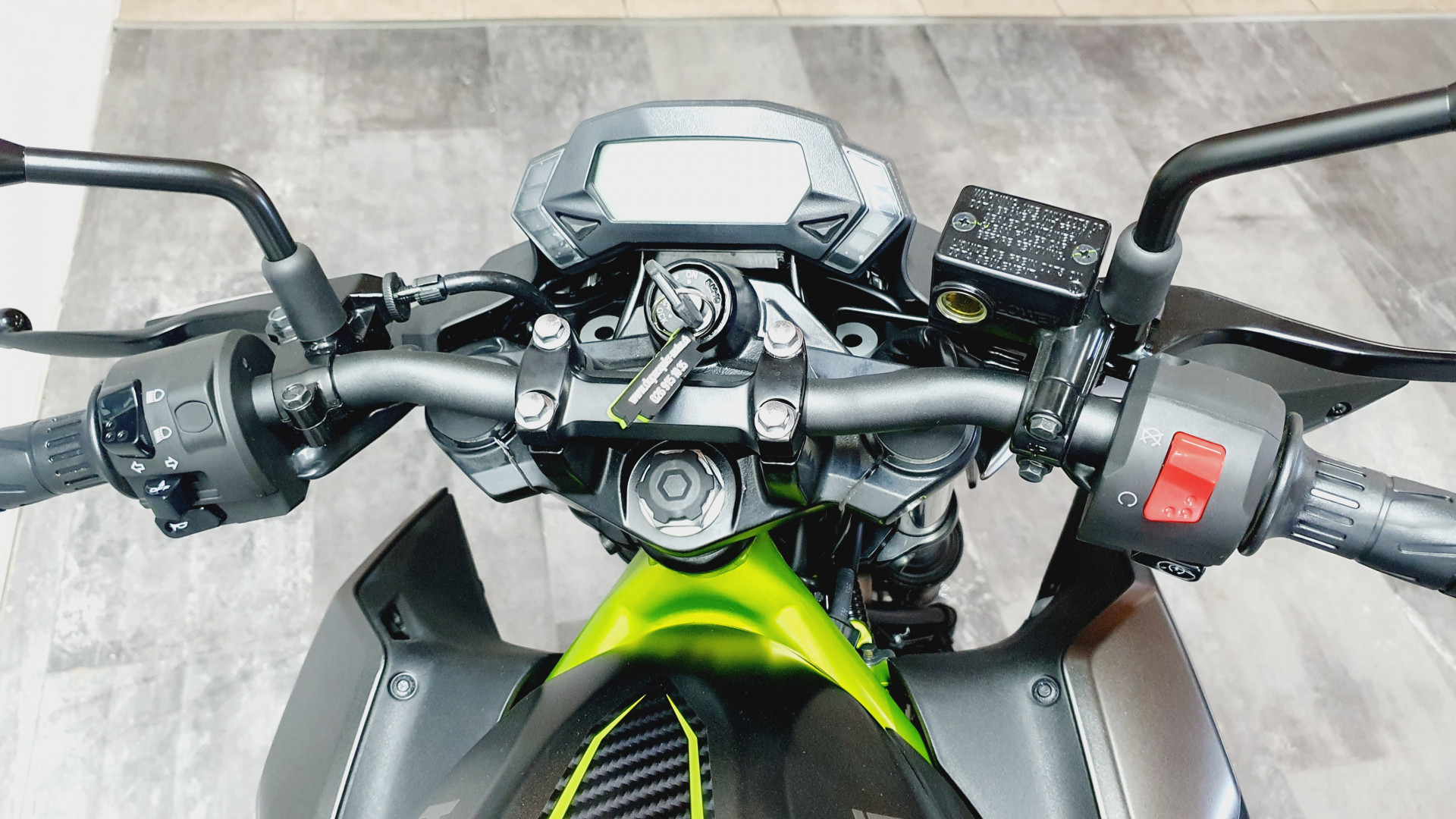KAWASAKI Z 125-showroom-element-3