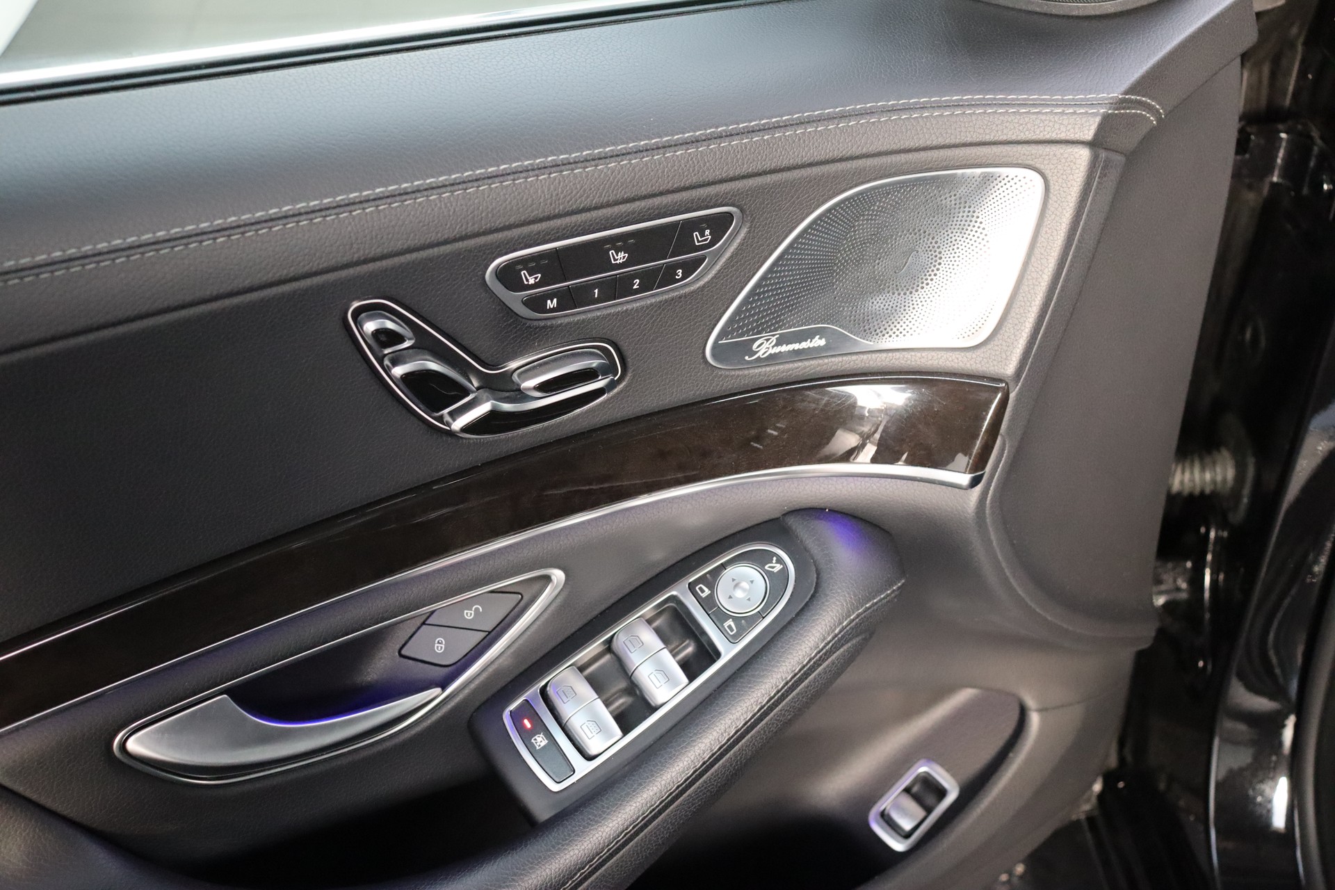 MERCEDES-BENZ S 350 BLUETEC 4MATIC 7G-TRONIC ** FAHRASSISTENZ-PAKET ** TIEFERGELEGT ** PANORAMADACH ** BURMESTER **-image-9