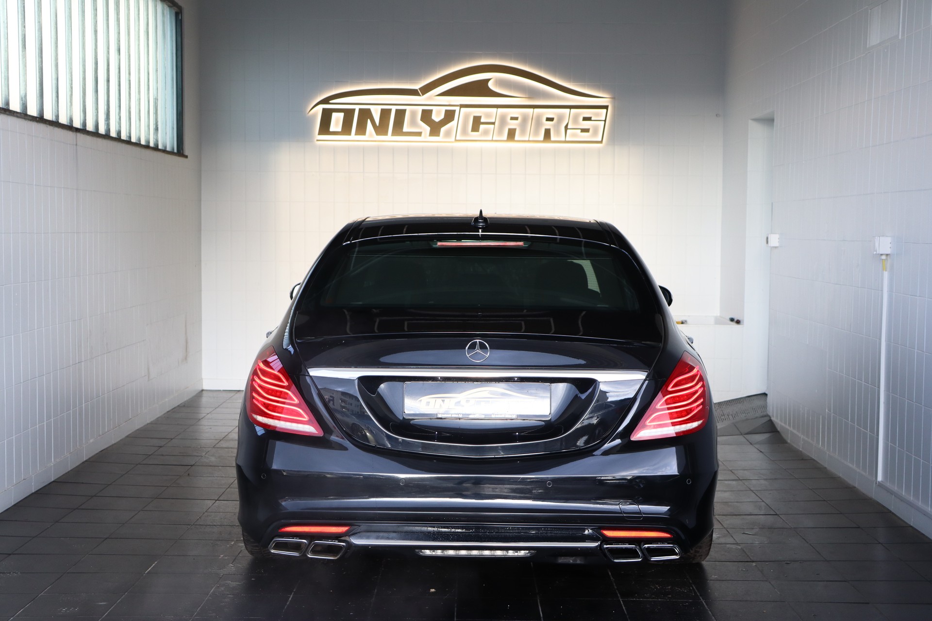 MERCEDES-BENZ S 350 BLUETEC 4MATIC 7G-TRONIC ** FAHRASSISTENZ-PAKET ** TIEFERGELEGT ** PANORAMADACH ** BURMESTER **-image-3