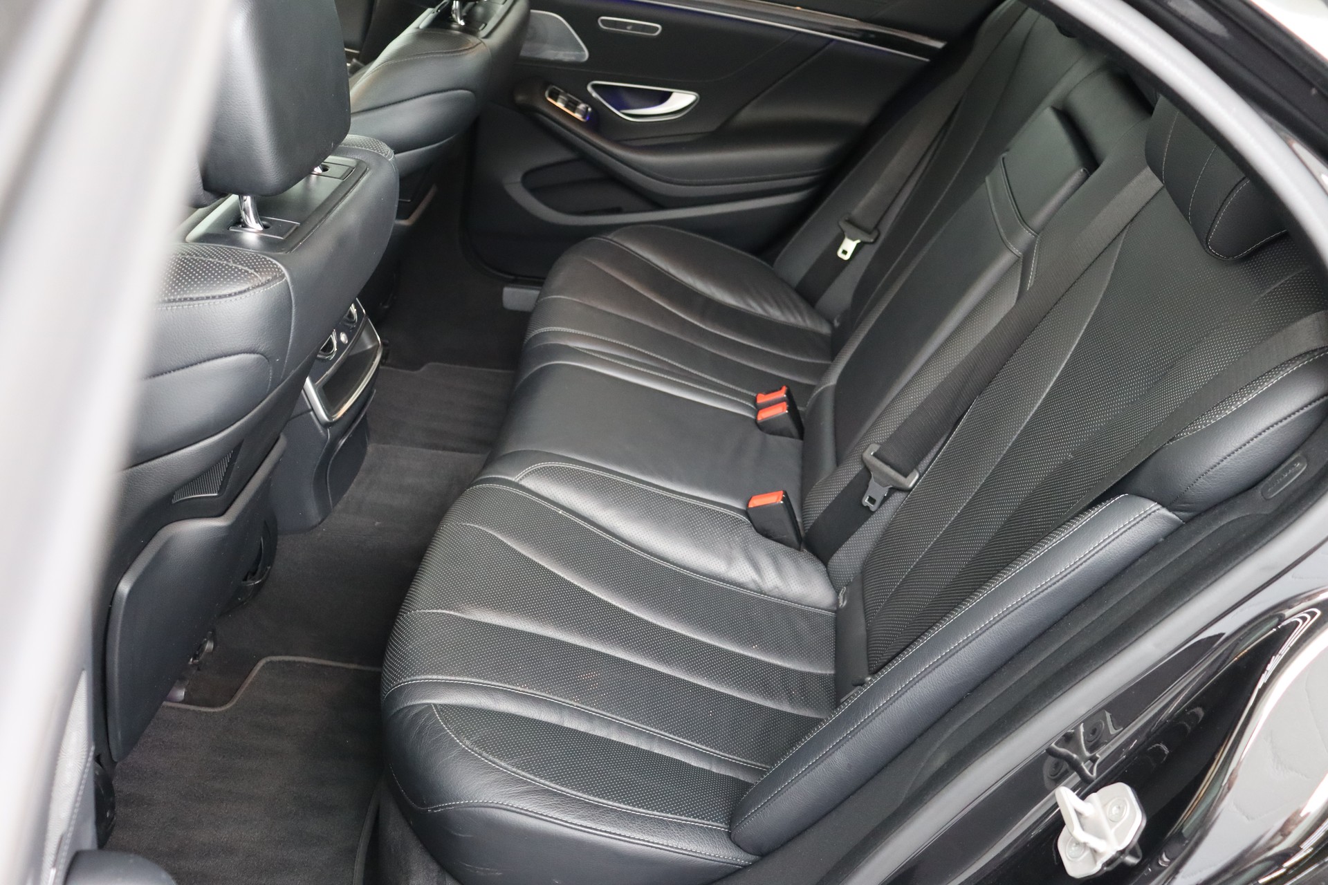 MERCEDES-BENZ S 350 BLUETEC 4MATIC 7G-TRONIC ** FAHRASSISTENZ-PAKET ** TIEFERGELEGT ** PANORAMADACH ** BURMESTER **-image-16