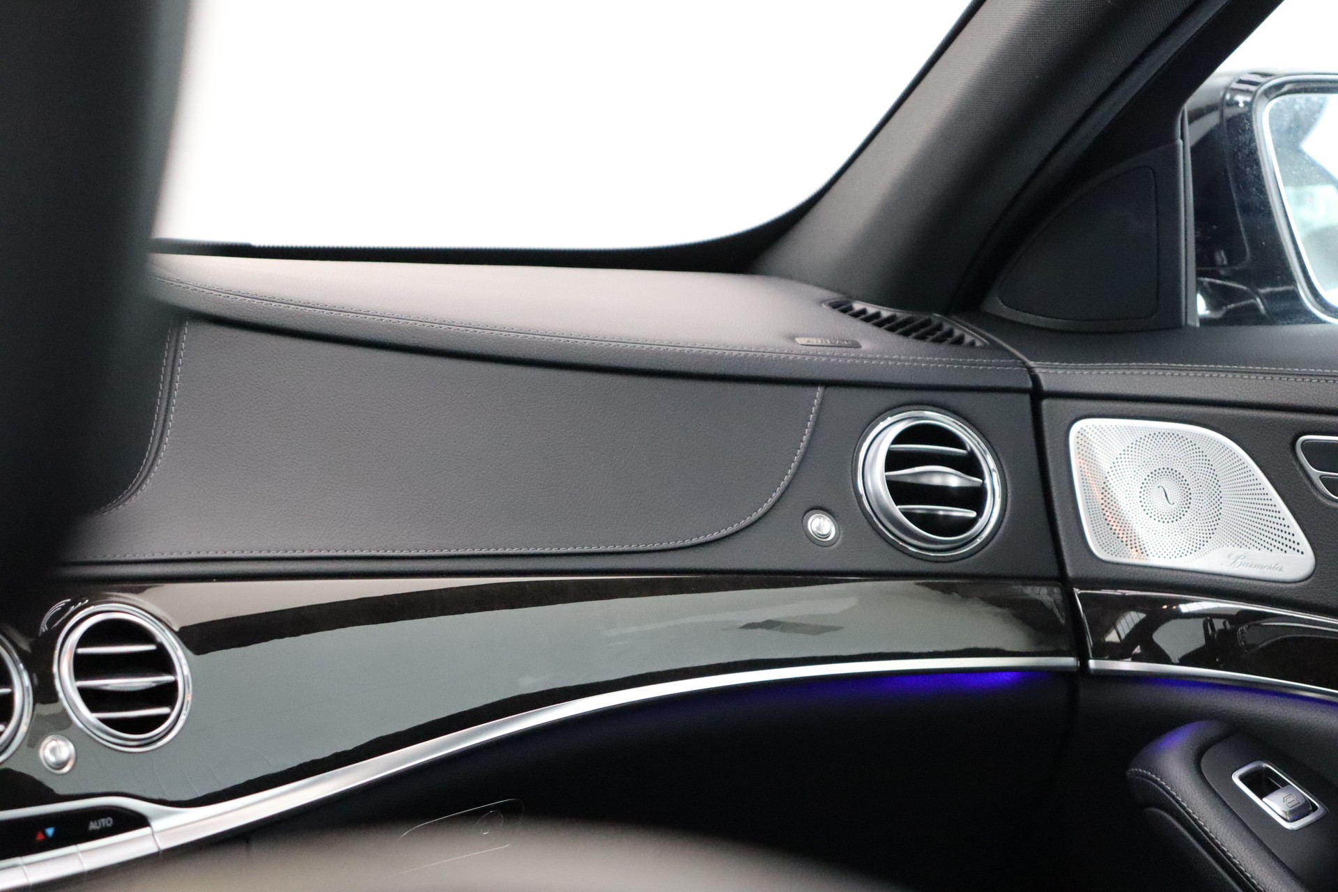 MERCEDES-BENZ S 350 BLUETEC 4MATIC 7G-TRONIC ** FAHRASSISTENZ-PAKET ** TIEFERGELEGT ** PANORAMADACH ** BURMESTER **-image-30