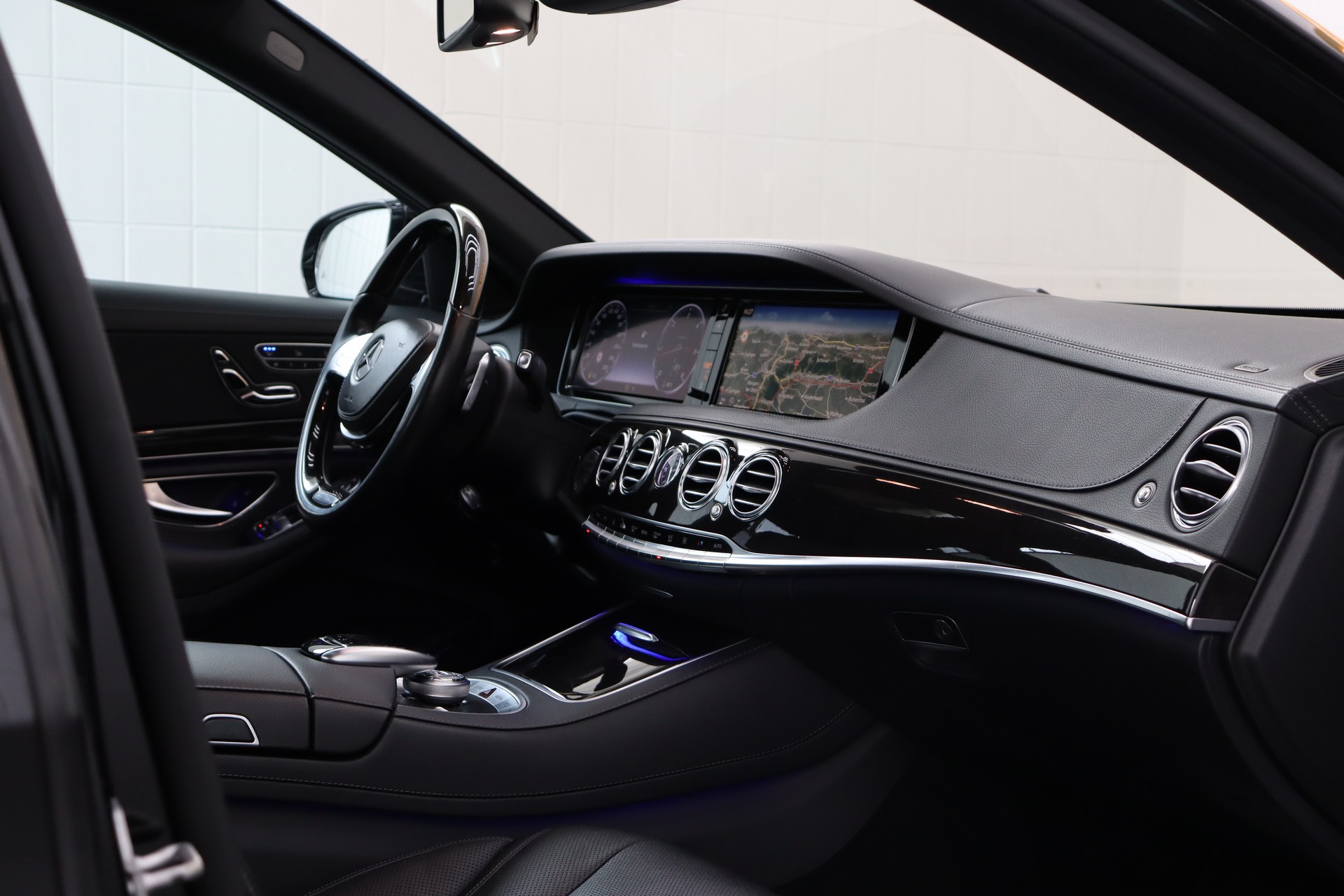MERCEDES-BENZ S 350 BLUETEC 4MATIC 7G-TRONIC ** FAHRASSISTENZ-PAKET ** TIEFERGELEGT ** PANORAMADACH ** BURMESTER **-image-12