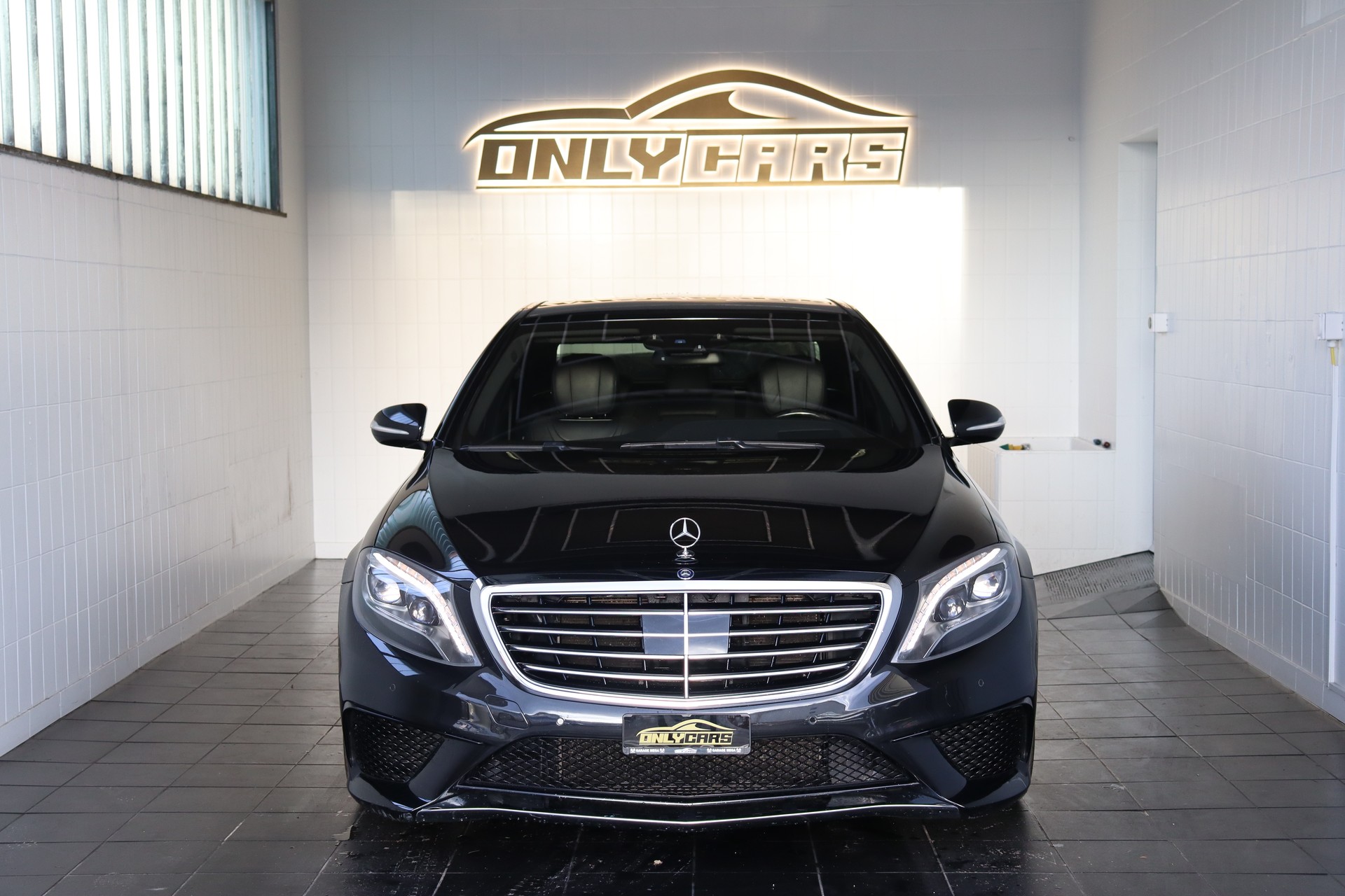 MERCEDES-BENZ S 350 BLUETEC 4MATIC 7G-TRONIC ** FAHRASSISTENZ-PAKET ** TIEFERGELEGT ** PANORAMADACH ** BURMESTER **-image-1