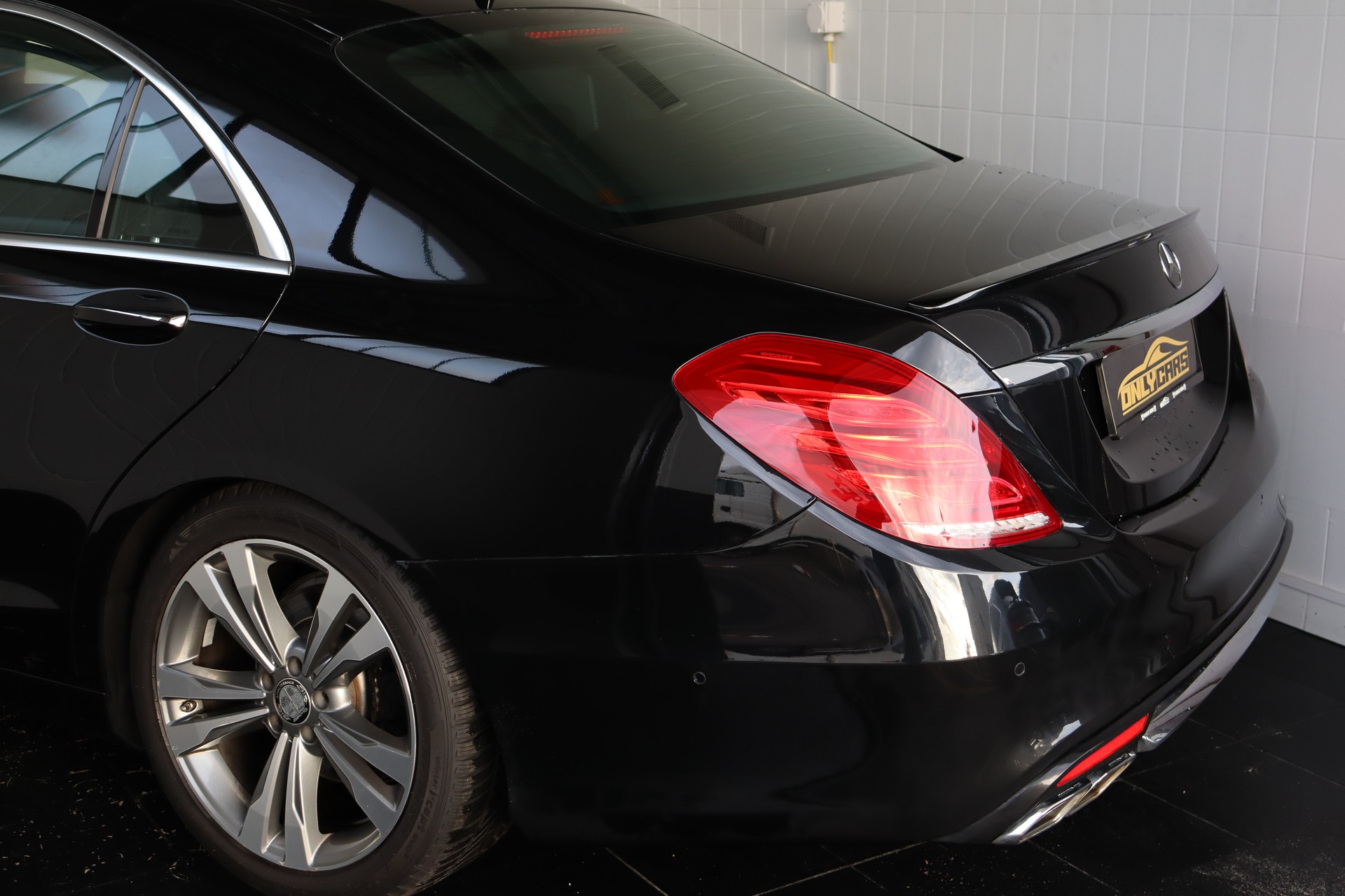 MERCEDES-BENZ S 350 BLUETEC 4MATIC 7G-TRONIC ** FAHRASSISTENZ-PAKET ** TIEFERGELEGT ** PANORAMADACH ** BURMESTER **-image-5