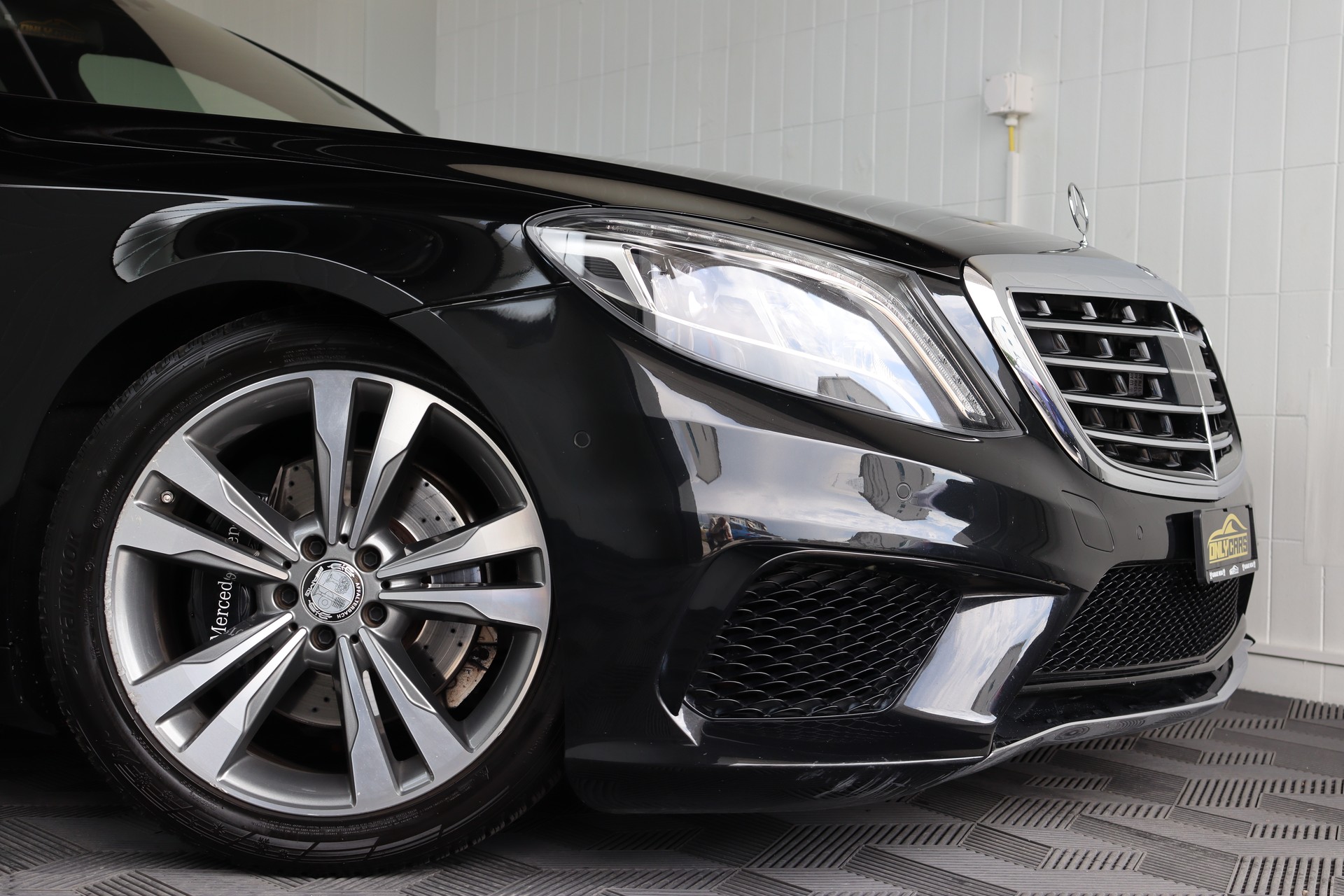MERCEDES-BENZ S 350 BLUETEC 4MATIC 7G-TRONIC ** FAHRASSISTENZ-PAKET ** TIEFERGELEGT ** PANORAMADACH ** BURMESTER **-image-3