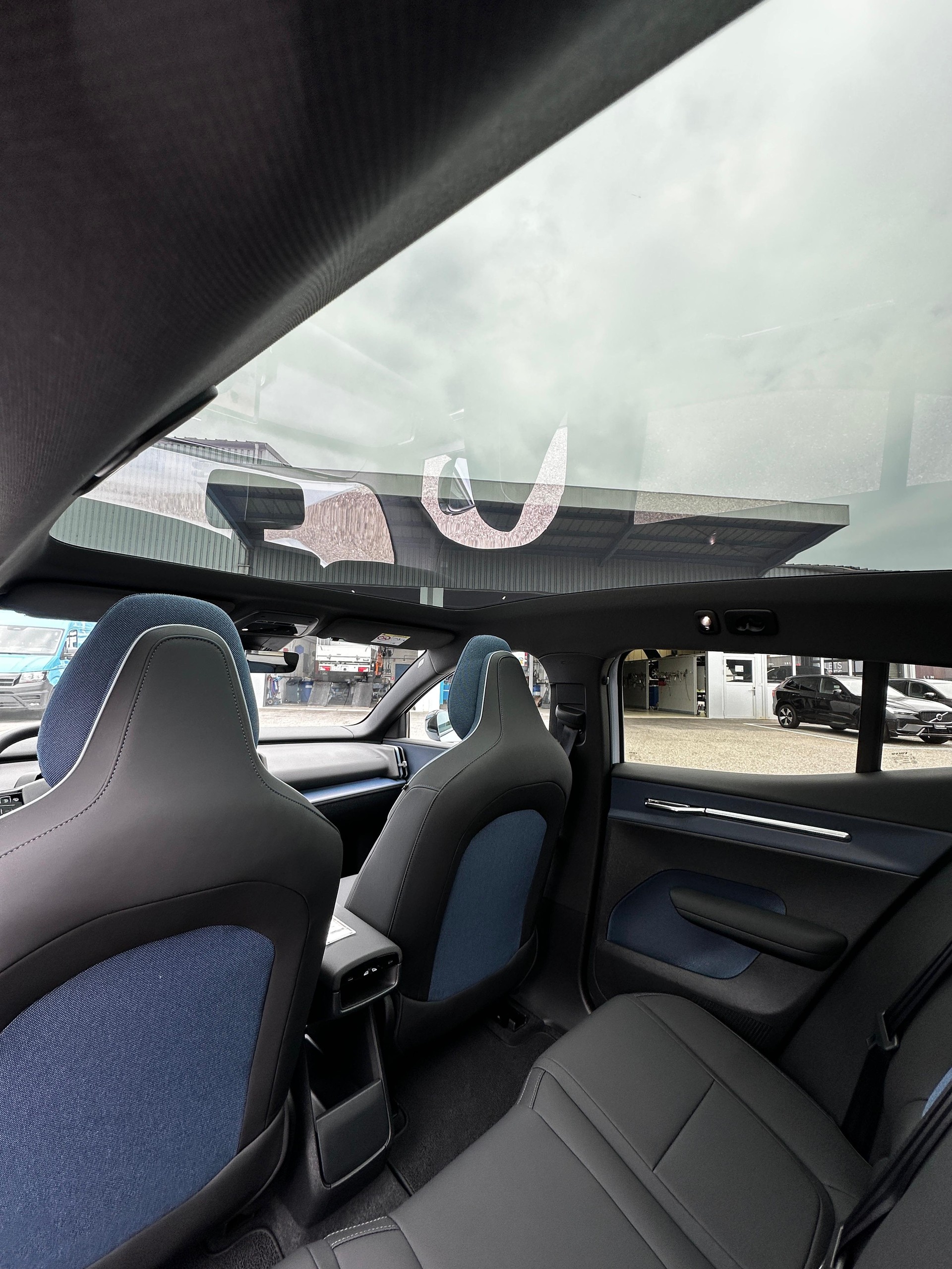 VOLVO EX30 E60 Twin Ultra Performance AWD-image-13