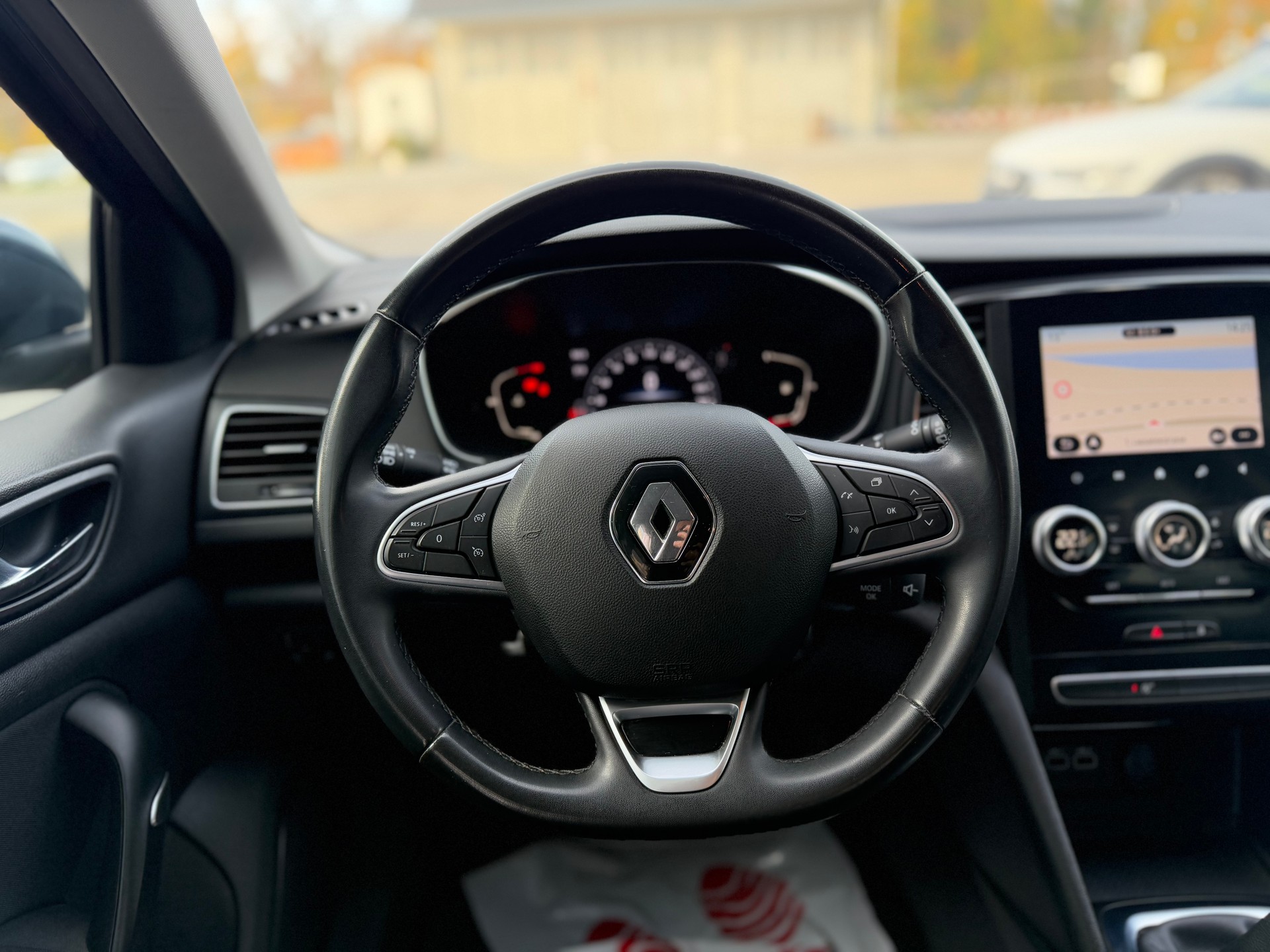 RENAULT Mégane Berline 1.3 16V Turbo Zen-image-15