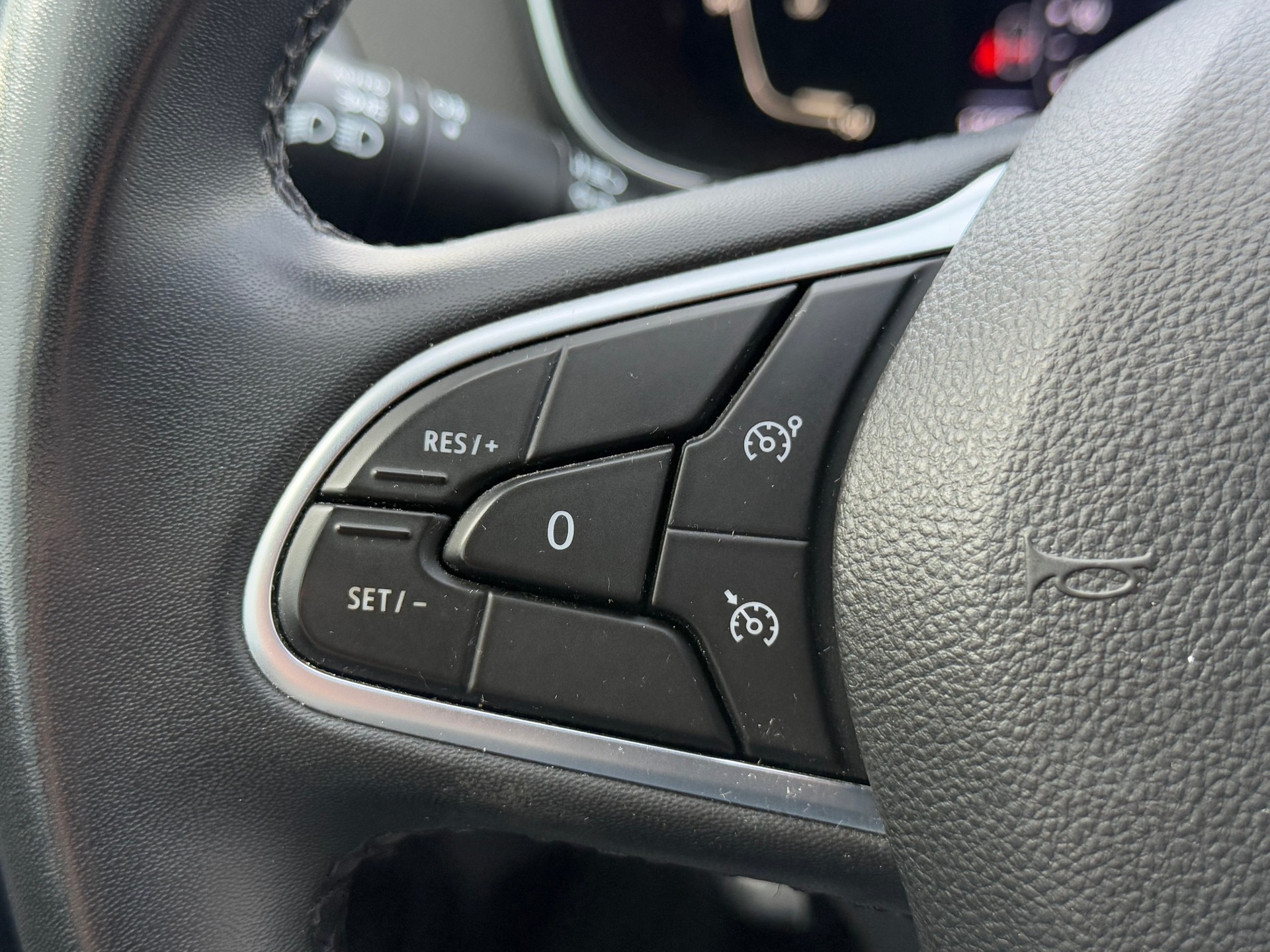 RENAULT Mégane Berline 1.3 16V Turbo Zen-image-16