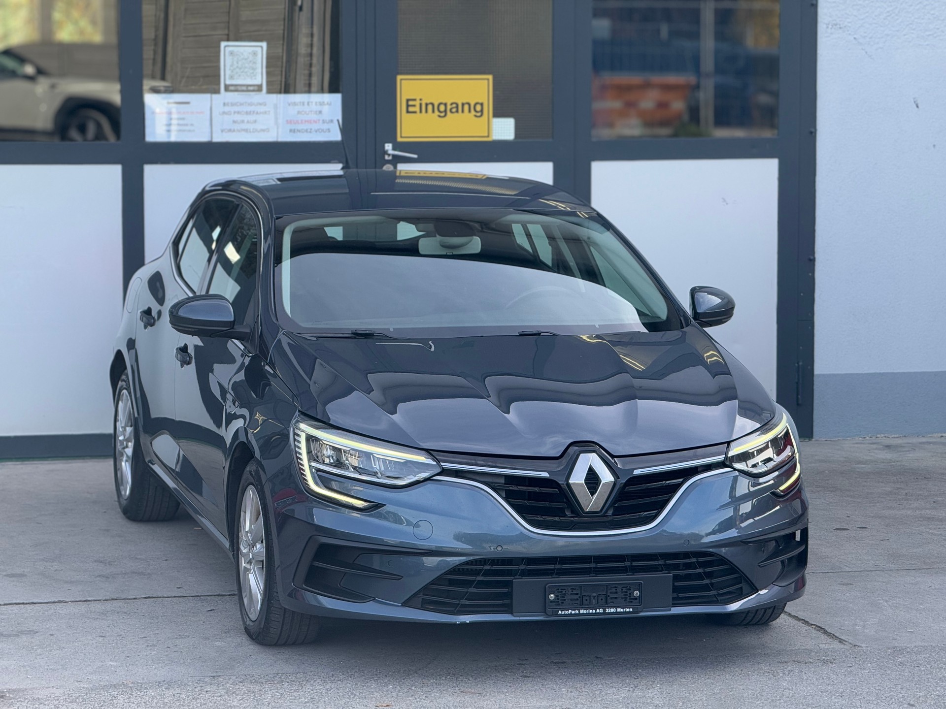 RENAULT Mégane Berline 1.3 16V Turbo Zen-image-3