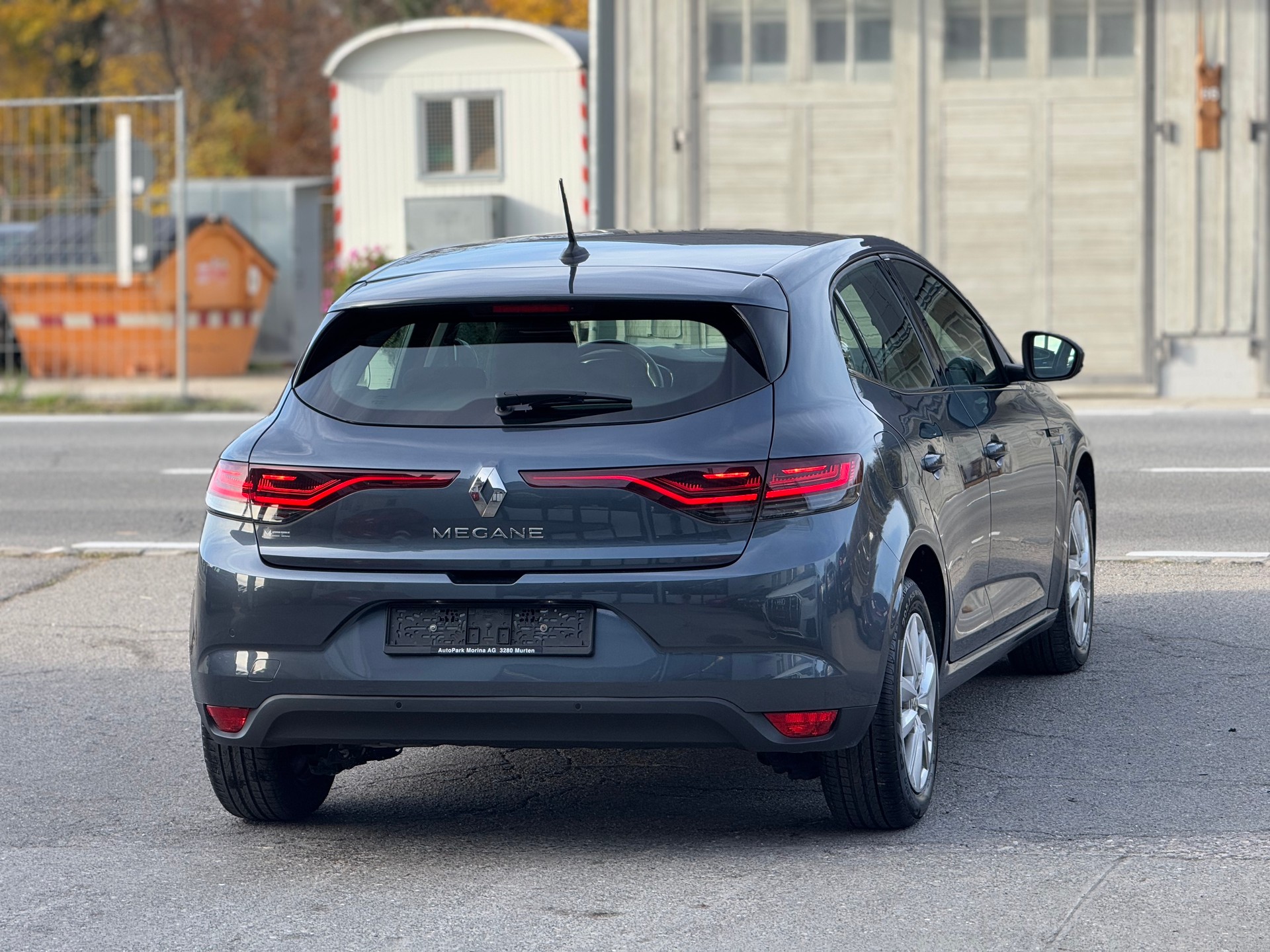 RENAULT Mégane Berline 1.3 16V Turbo Zen-image-4