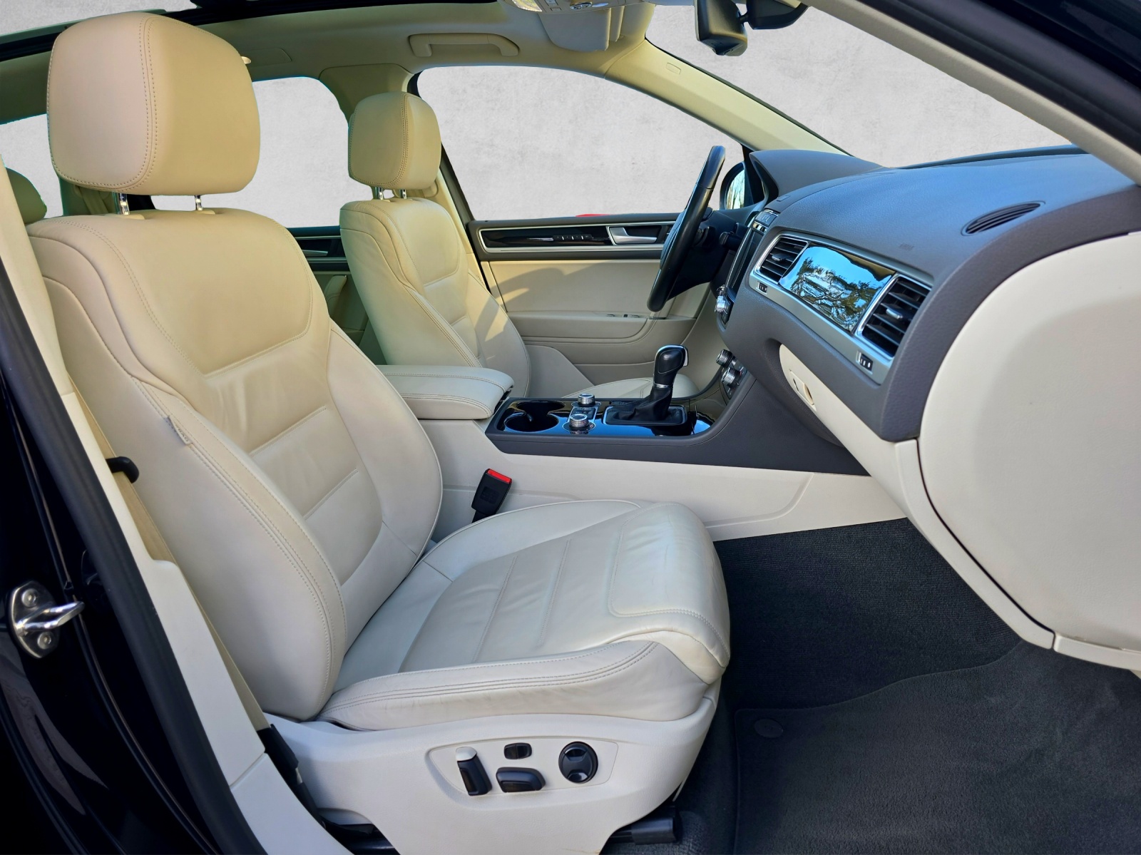 VW Touareg 3.0 TDI BMT R-Line 21"Mallory Tiptronic-image-14