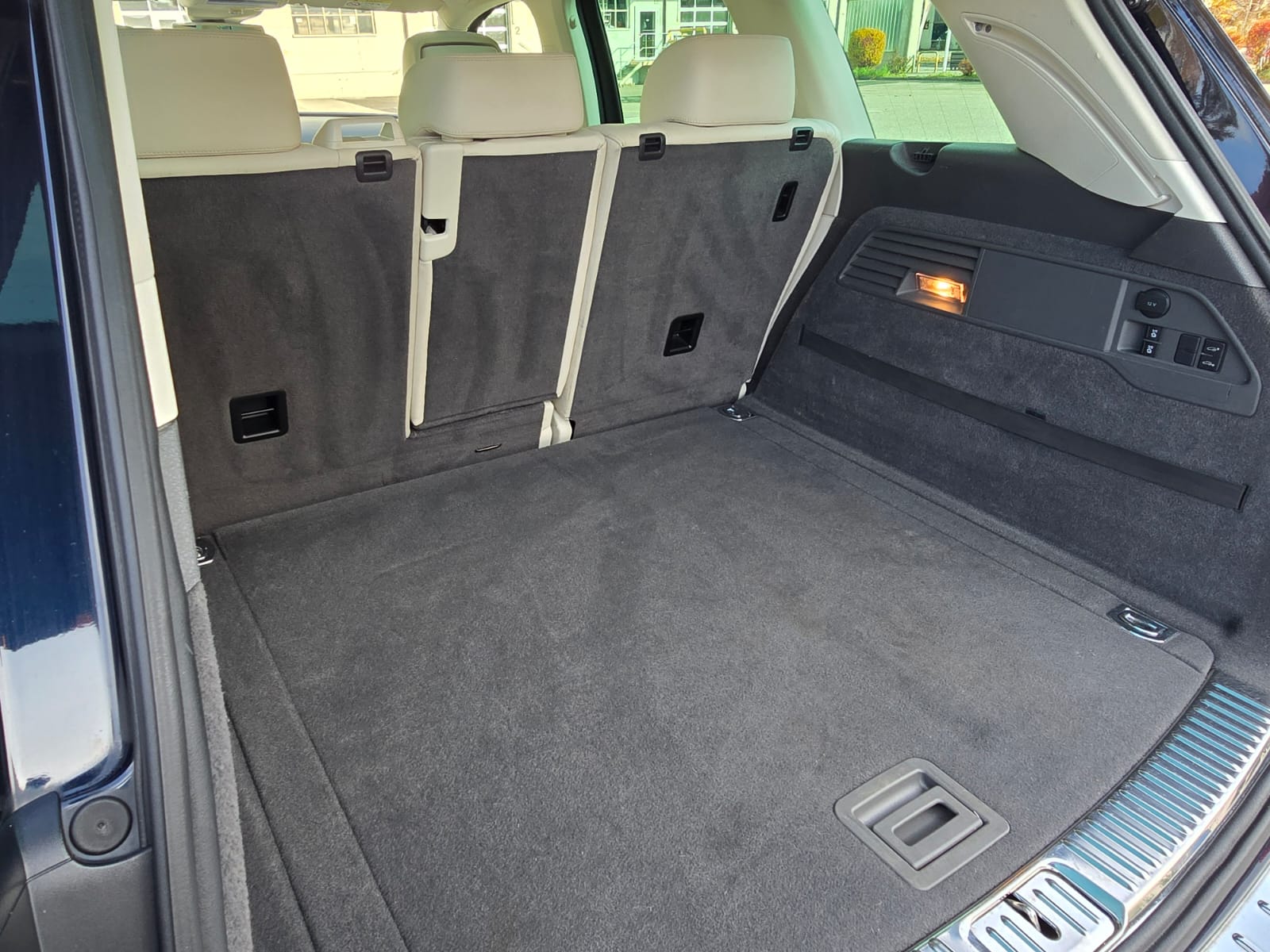 VW Touareg 3.0 TDI BMT R-Line 21"Mallory Tiptronic-image-17